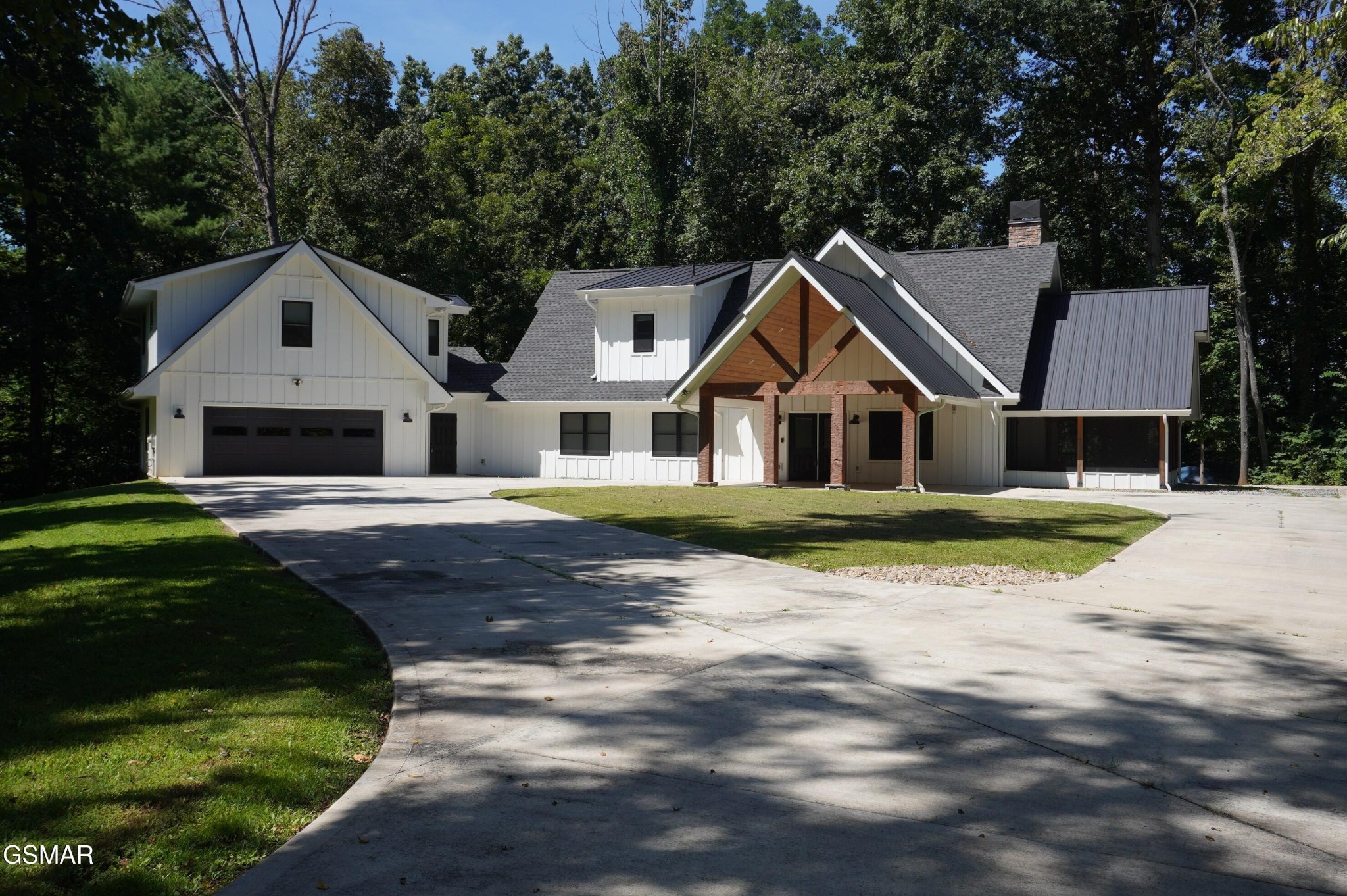 226 Meadowood Road — photo