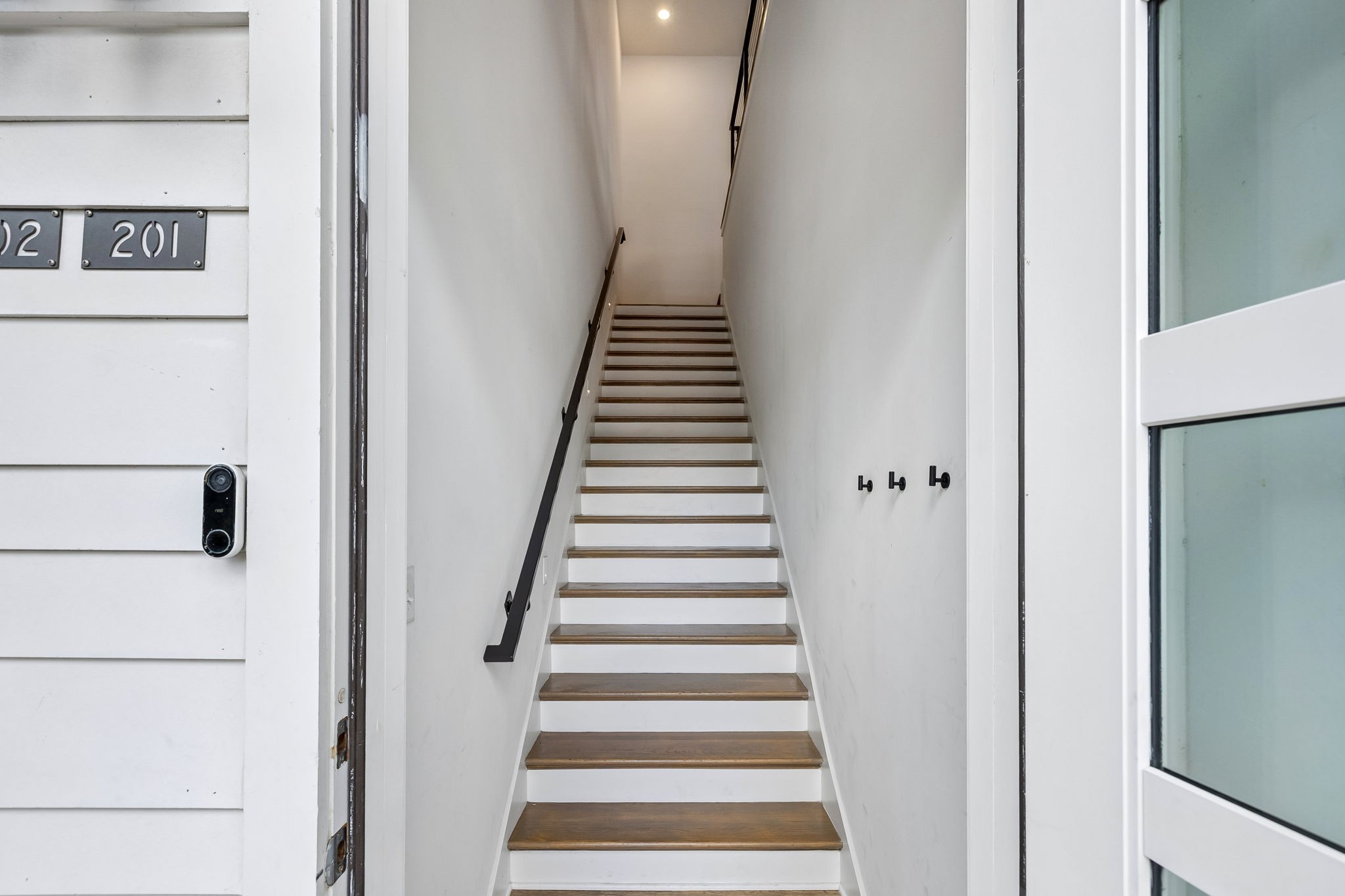 411 Merritt Ave 211 — photo