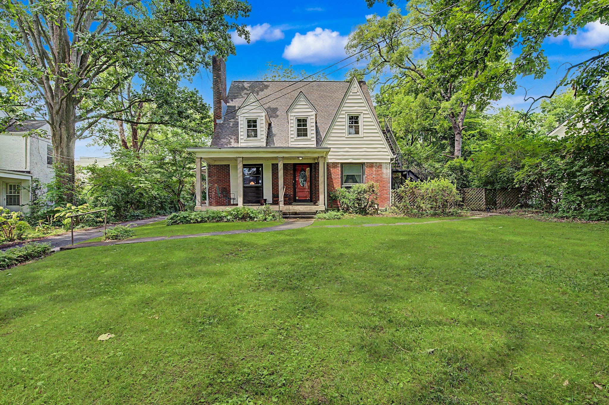 1718 Green Hills Dr — photo