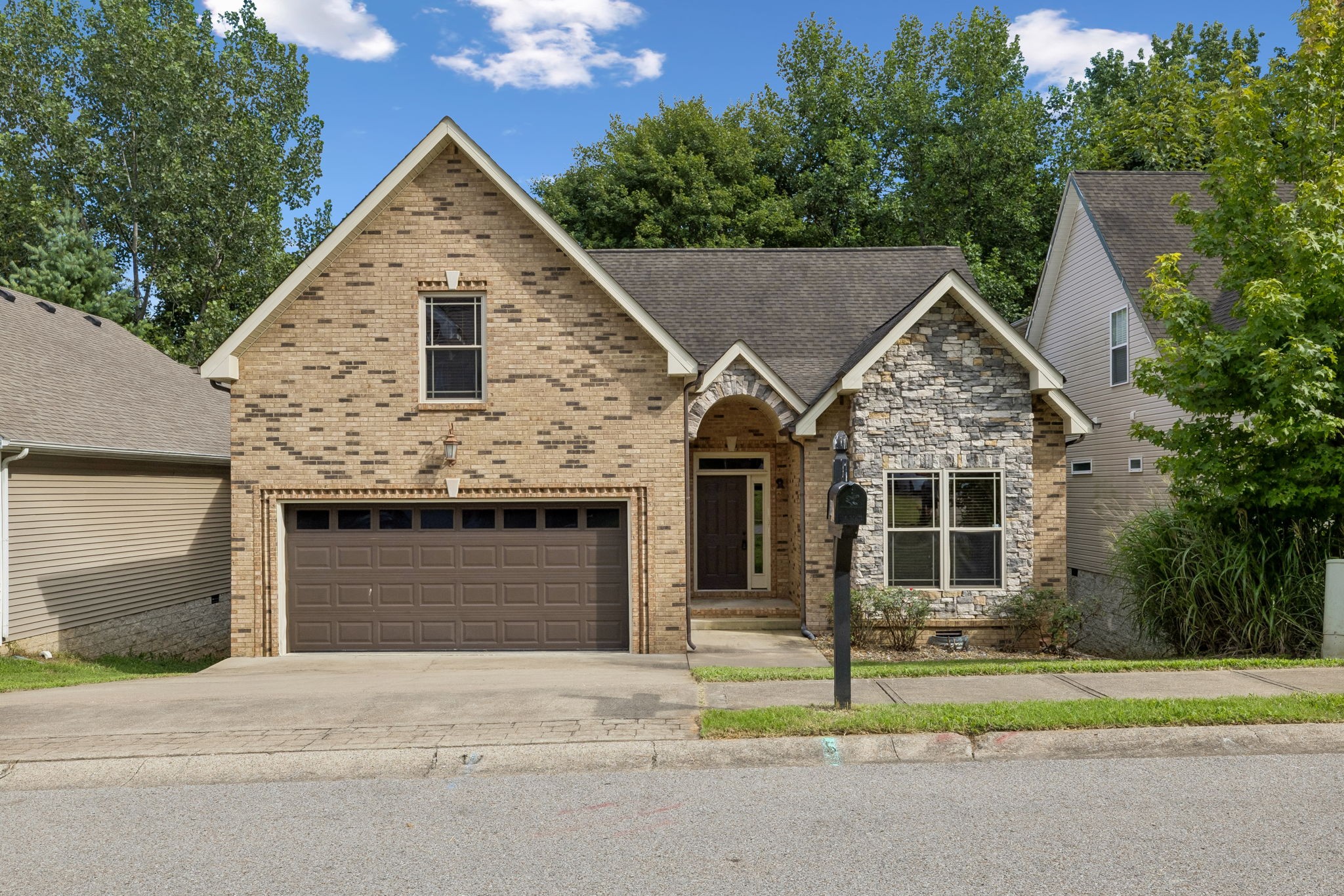 634 Hidden Valley Dr — photo