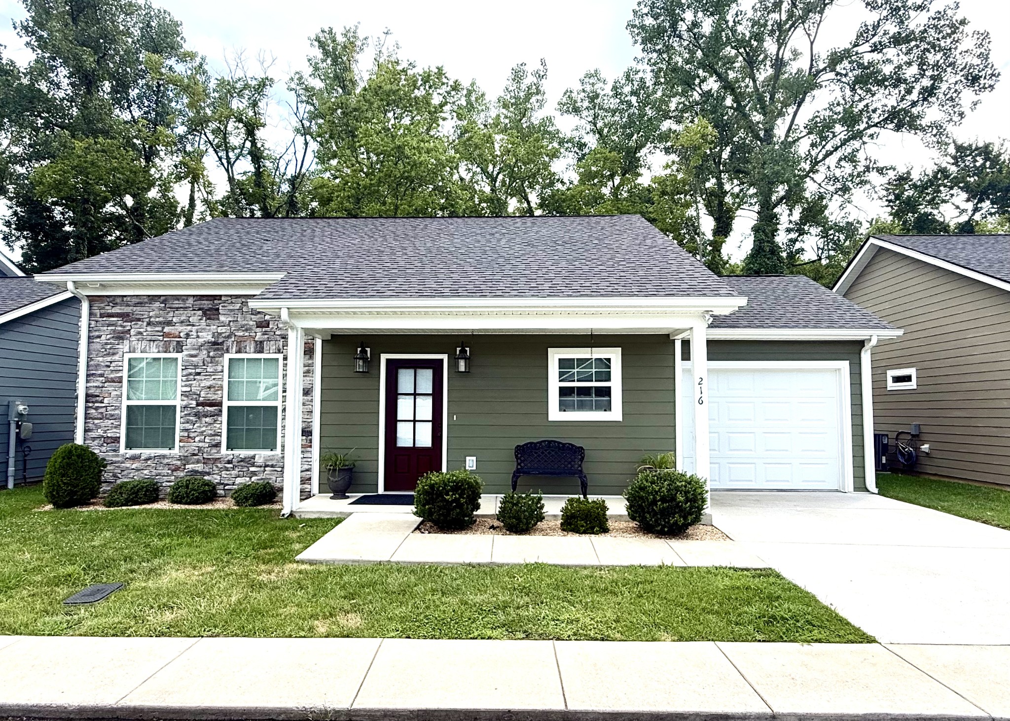 216 Nichols Dr — photo