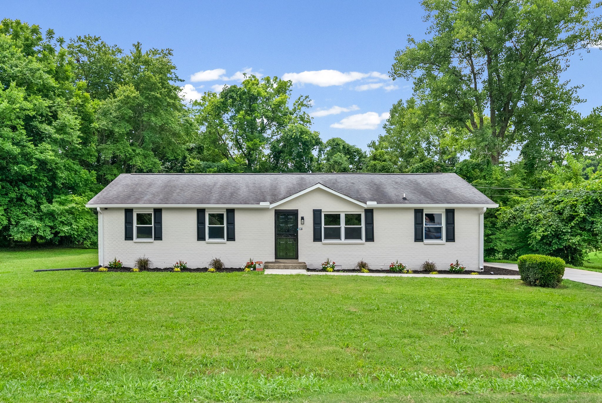 726 Needmore Rd — photo