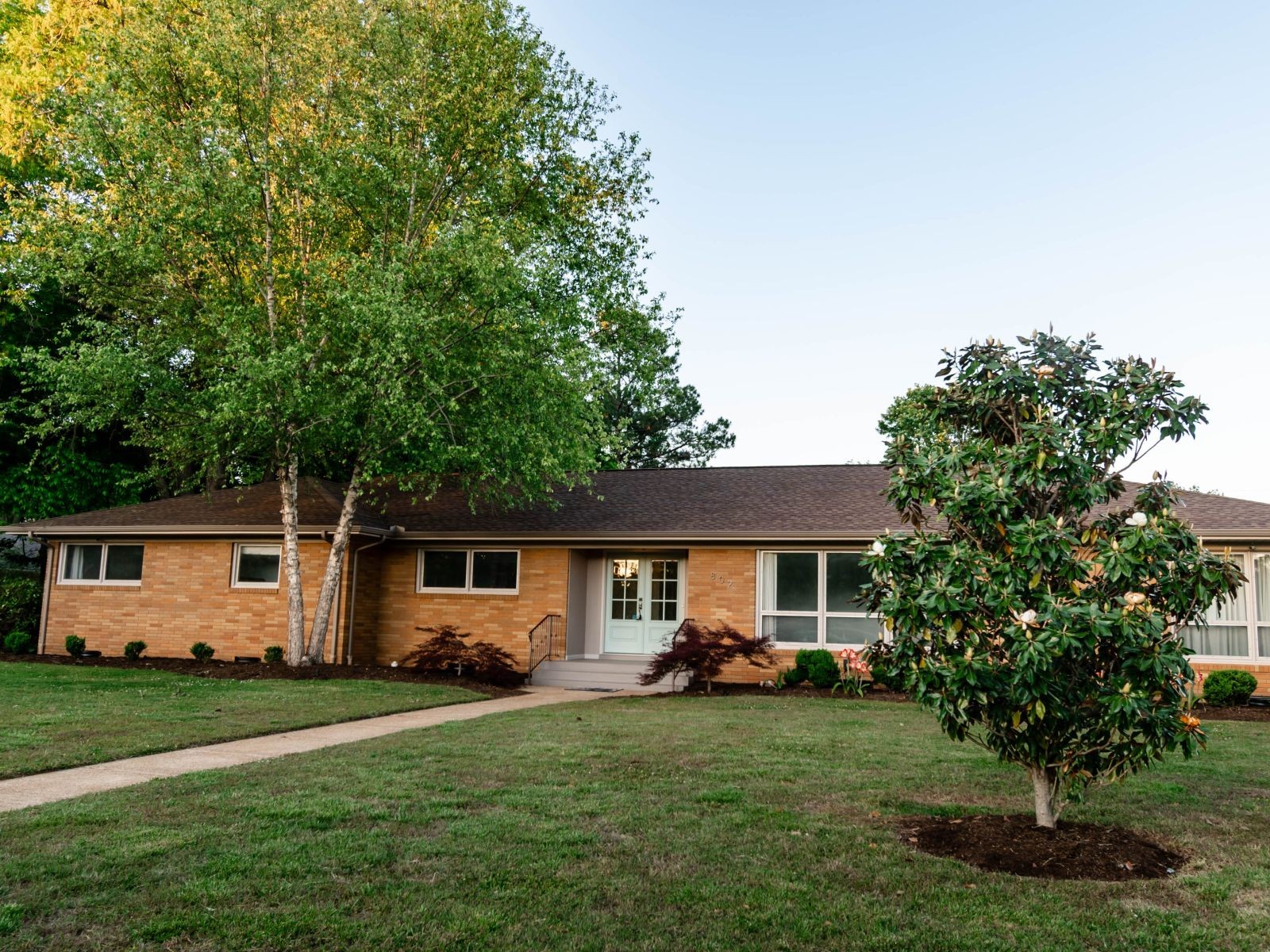 802 Shawnee Dr — photo