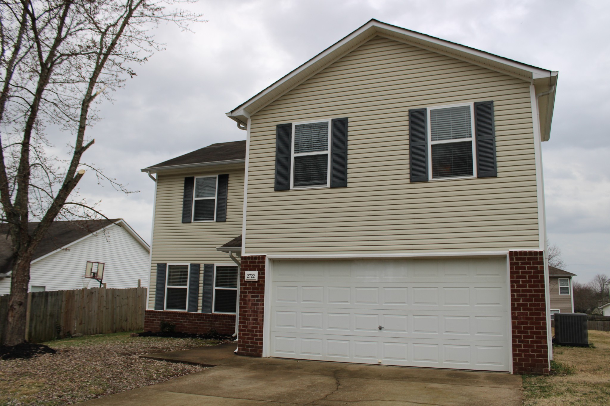 2722 Sutherland Dr — photo