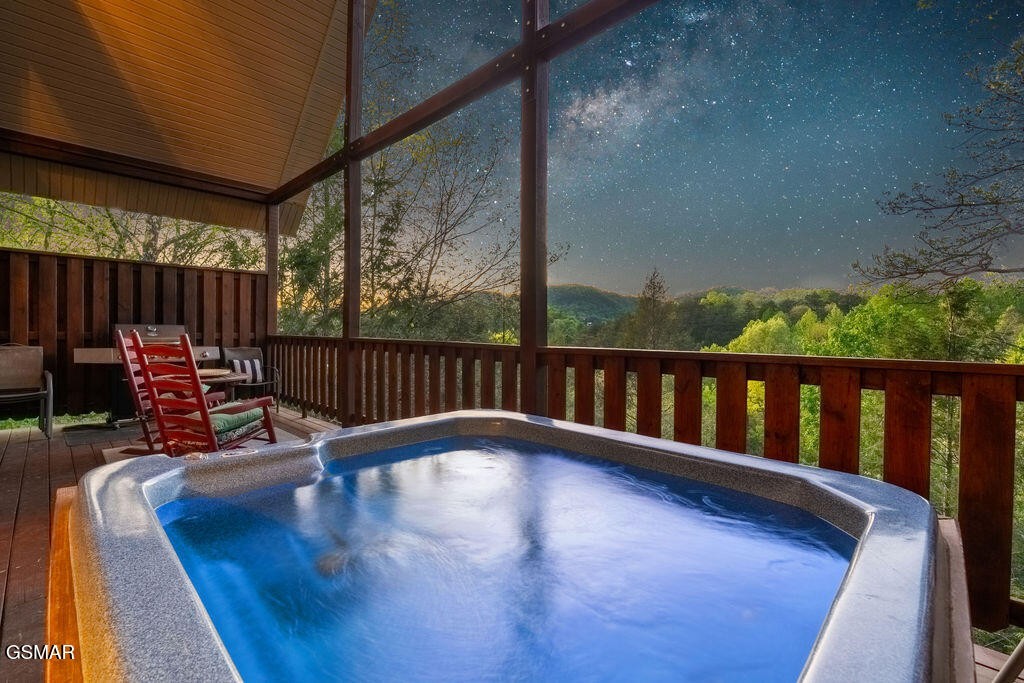 2011 Ridgecrest Loop Lane, Sevierville, TN 37876 — photo 2