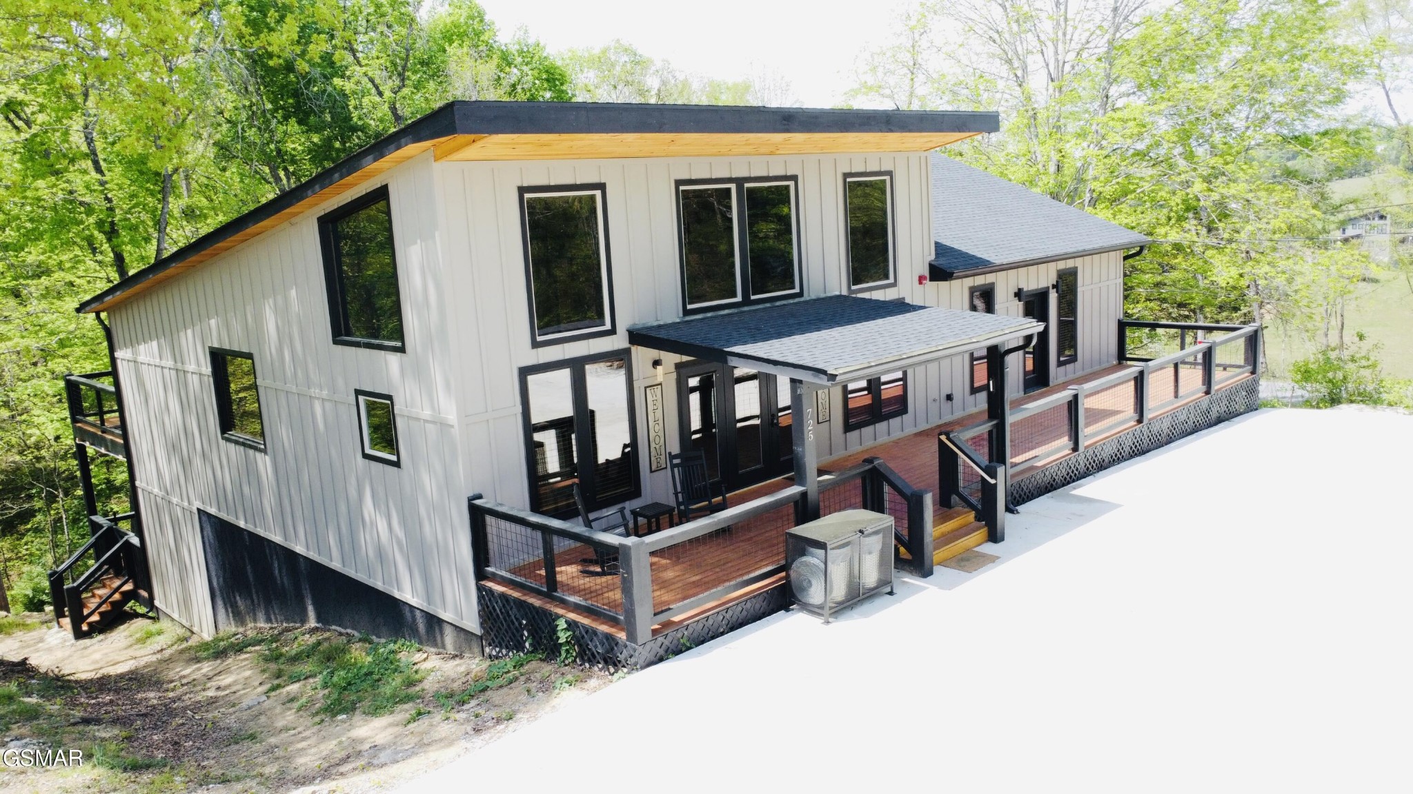 725 Timberlake Circle — photo