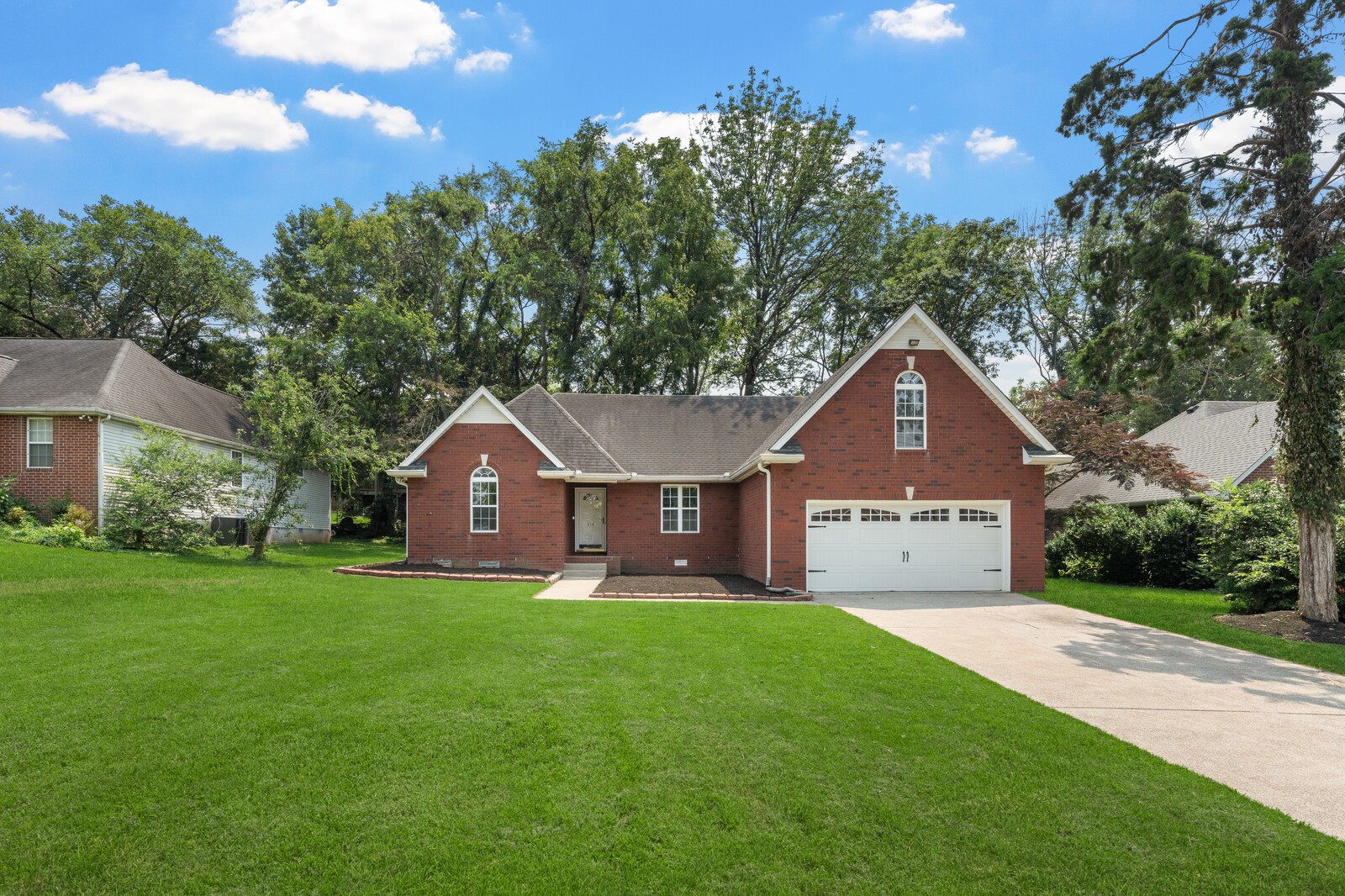 616 Woodland Hills Dr — photo