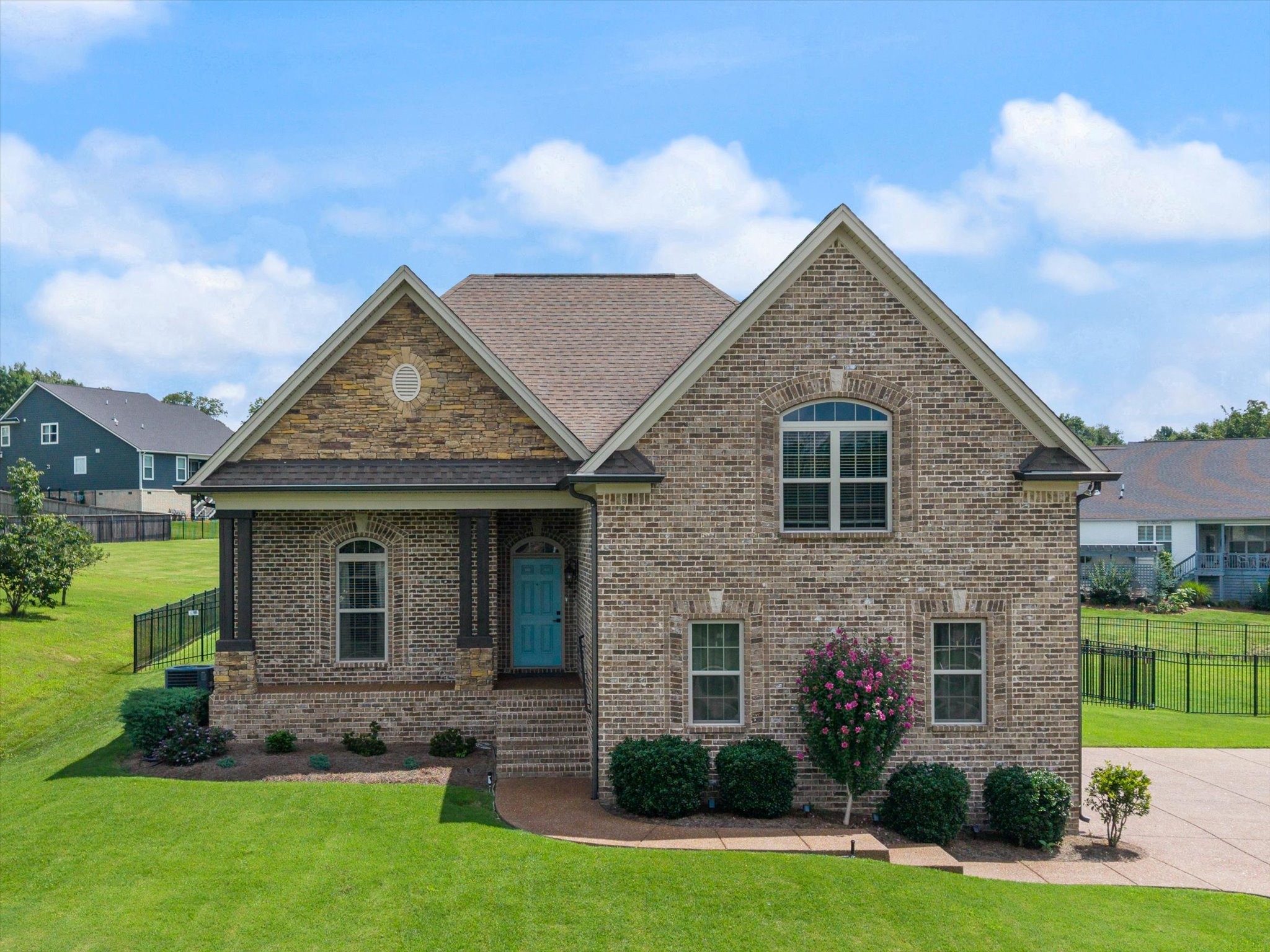 831 Manner Ln — photo