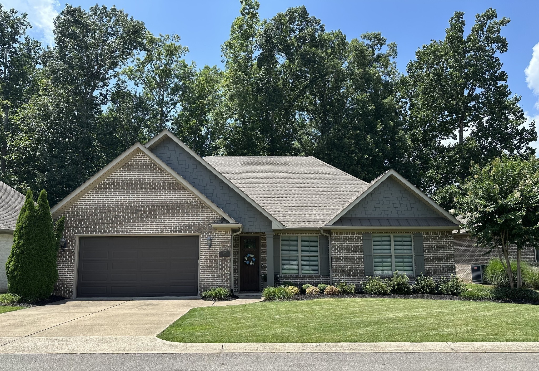 105 Andrews Dr — photo
