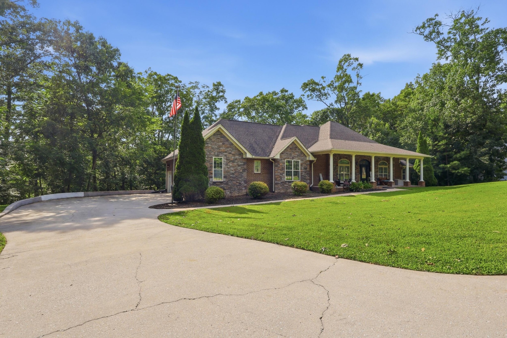 7311 Creek Ridge Drive — photo