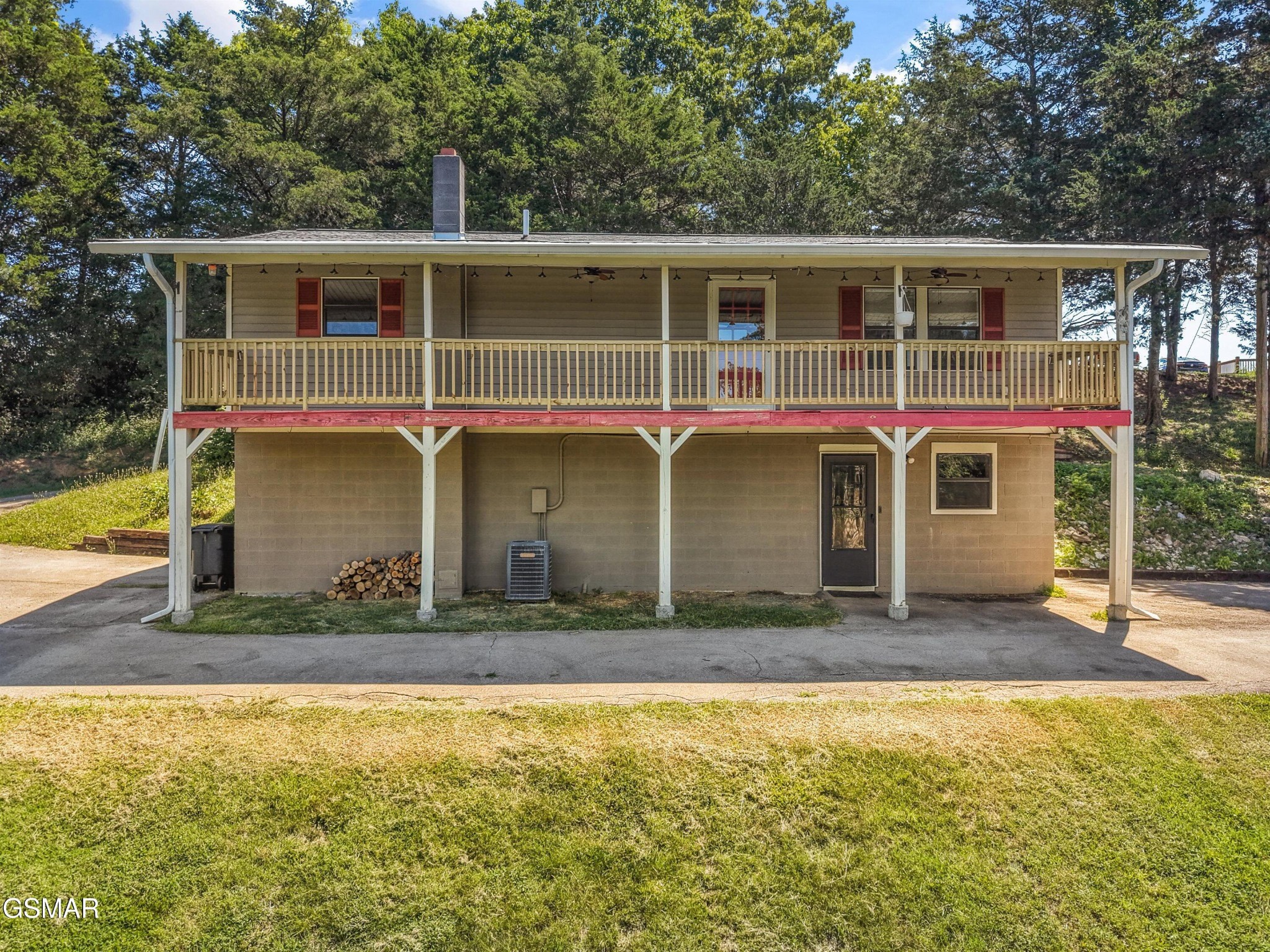 1420 Twin Oaks Road — photo