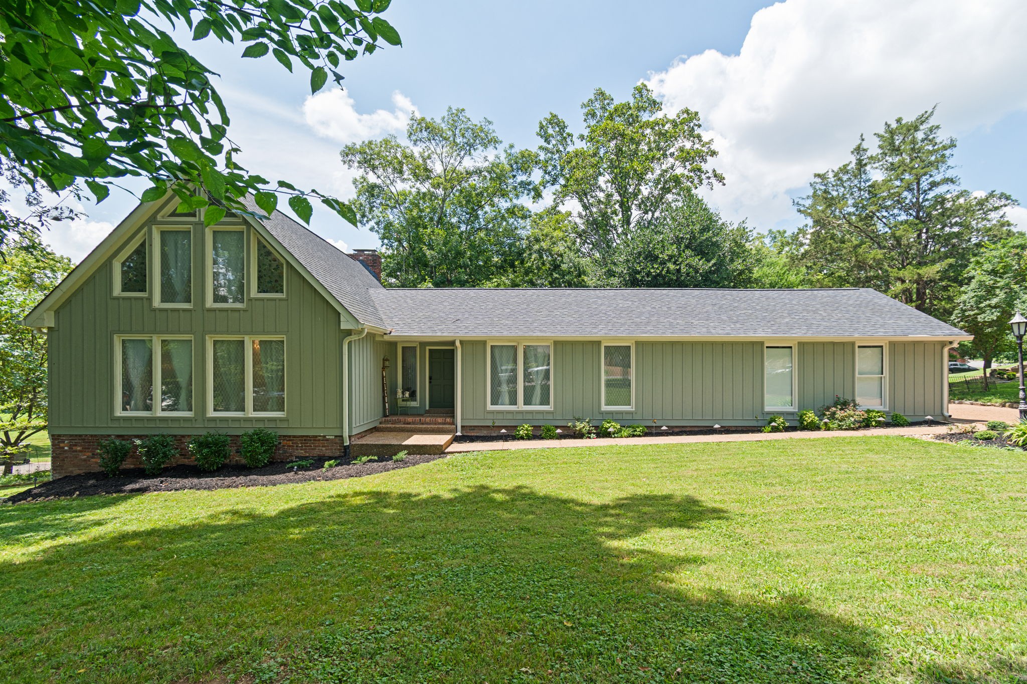 1058 Greenwood Ct — photo