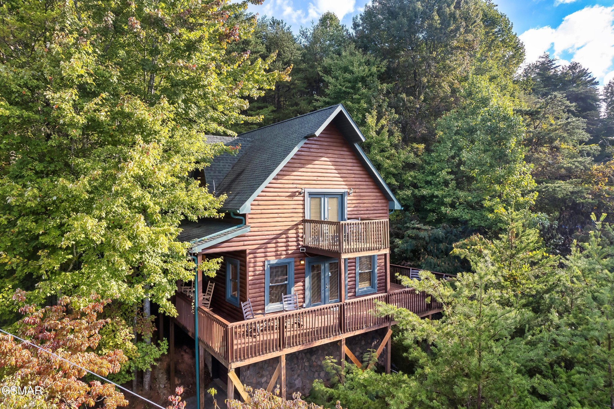 1204 Honeysuckle Lane — photo
