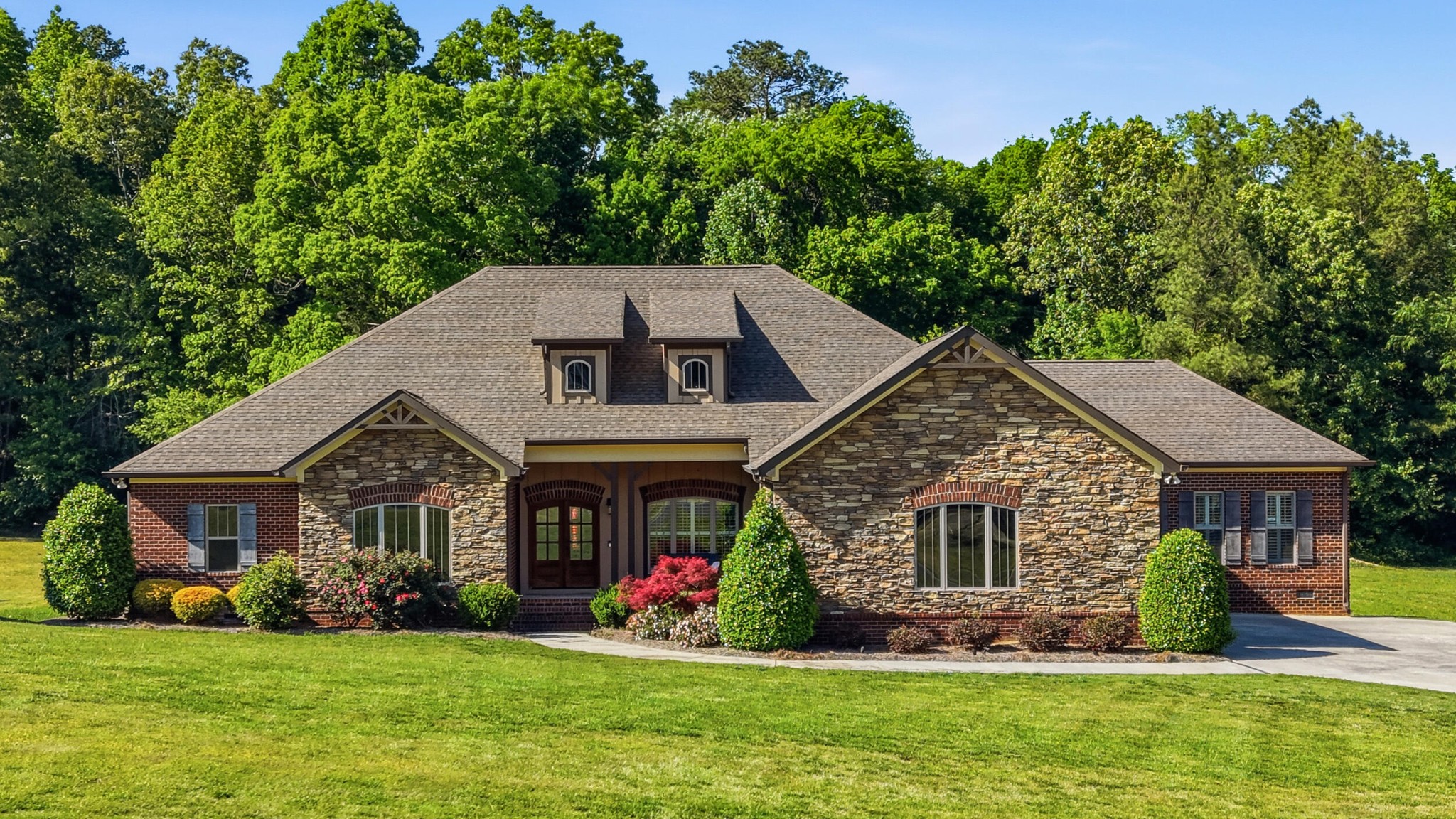 1010 Buckingham Way — photo