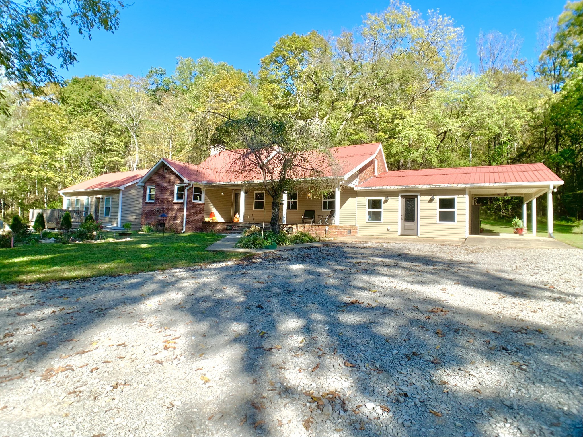 3979 Lem Davis Road, Cunningham, TN 37052 — photo 2