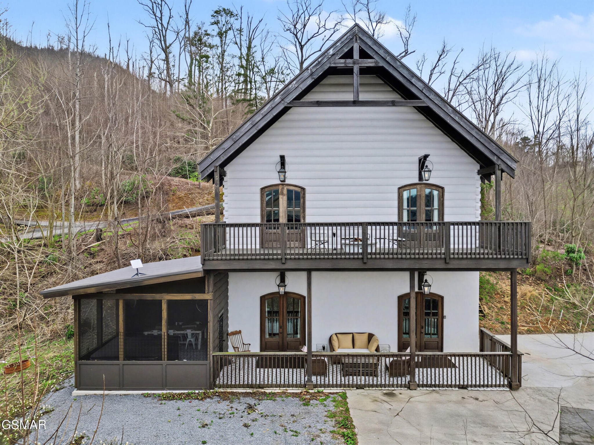 225 Chimney Tops Way — photo