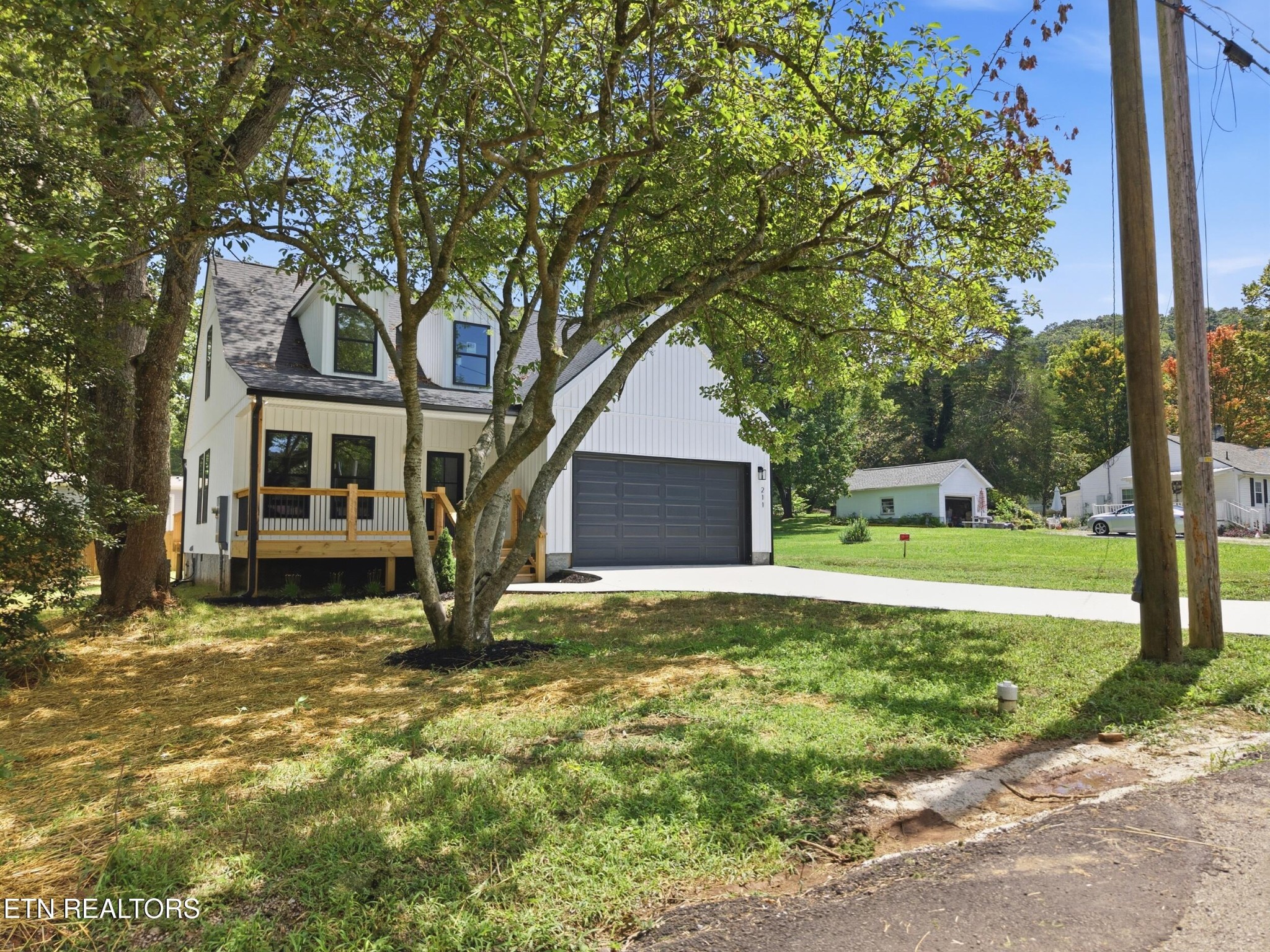 211 Shipe Road, Powell, TN 37849 — photo 2