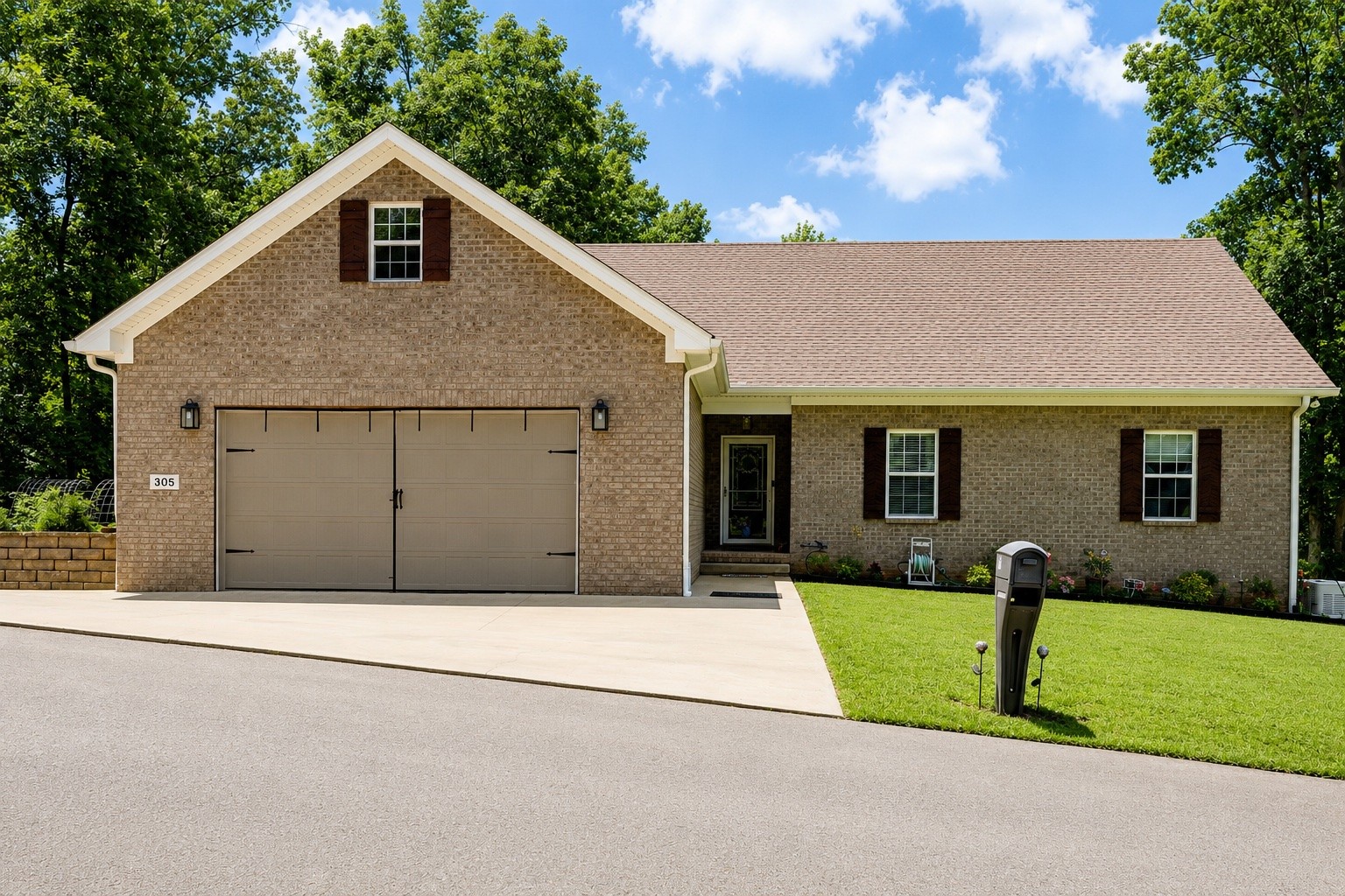 305 Doe Crossing Dr — photo