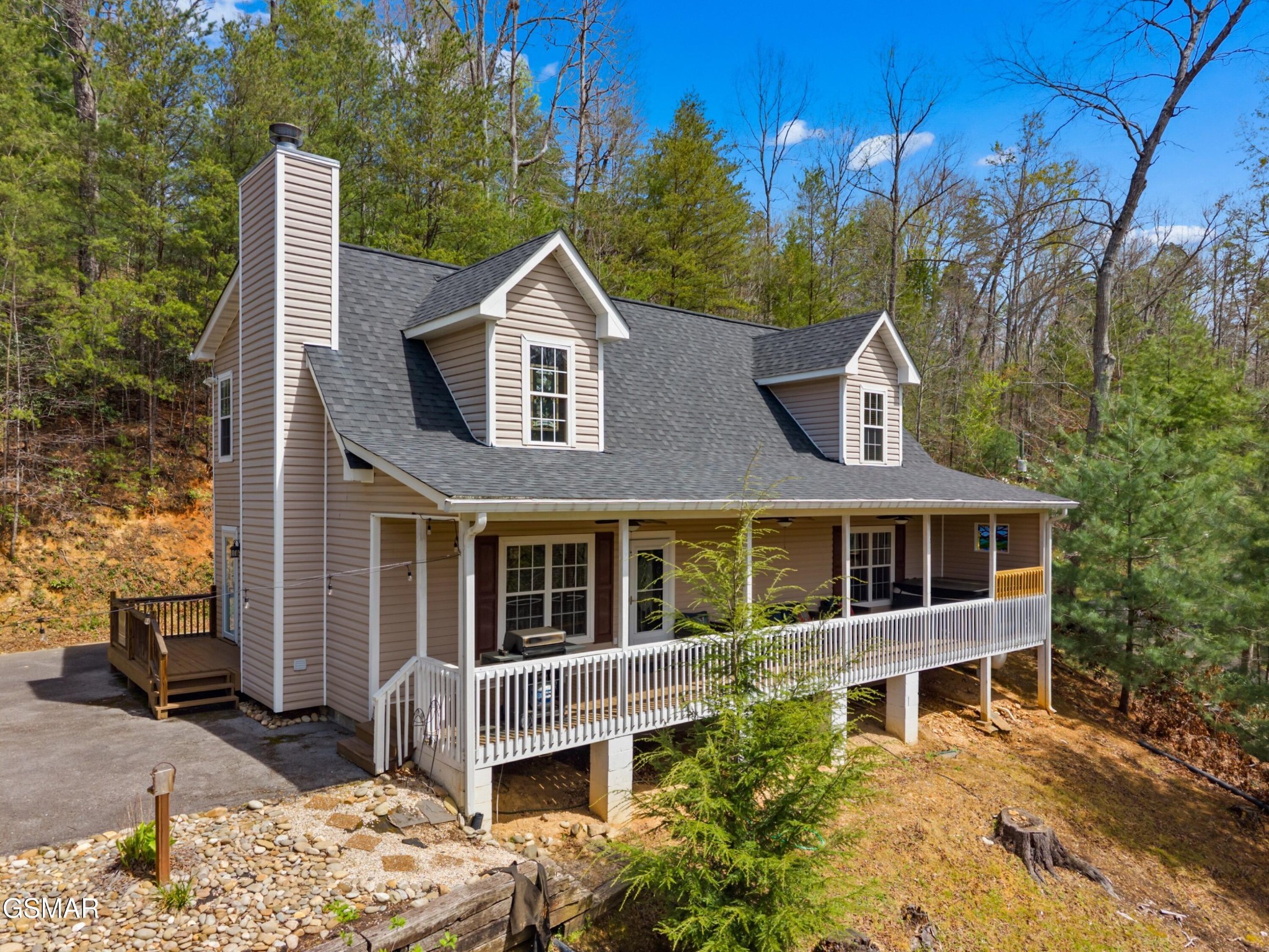 2129 Duck Pond Lane — photo