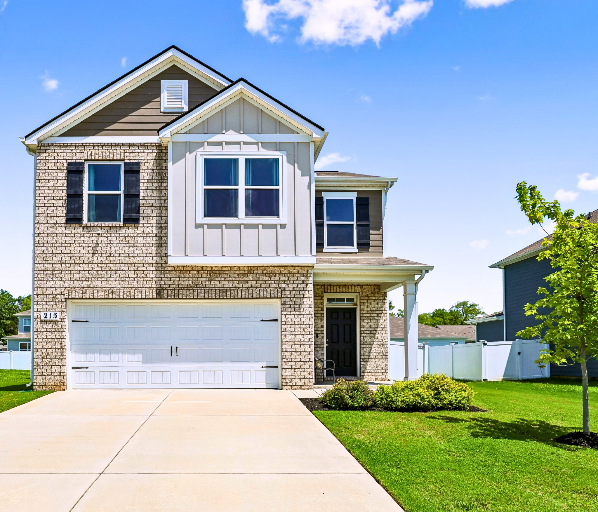 213 River Forest Dr — photo