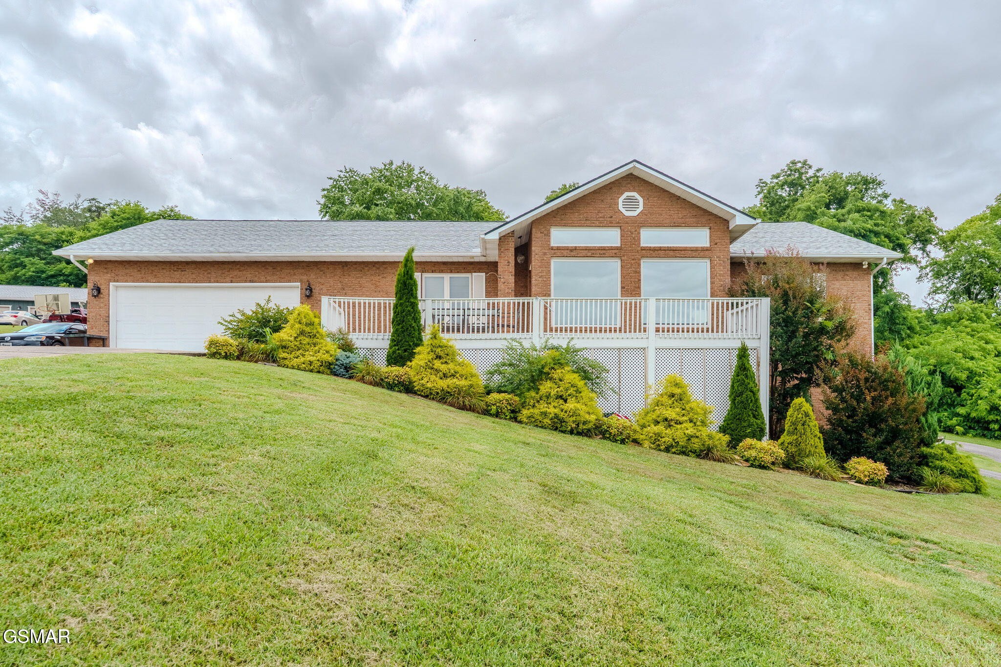 940 Hilltop Lane — photo