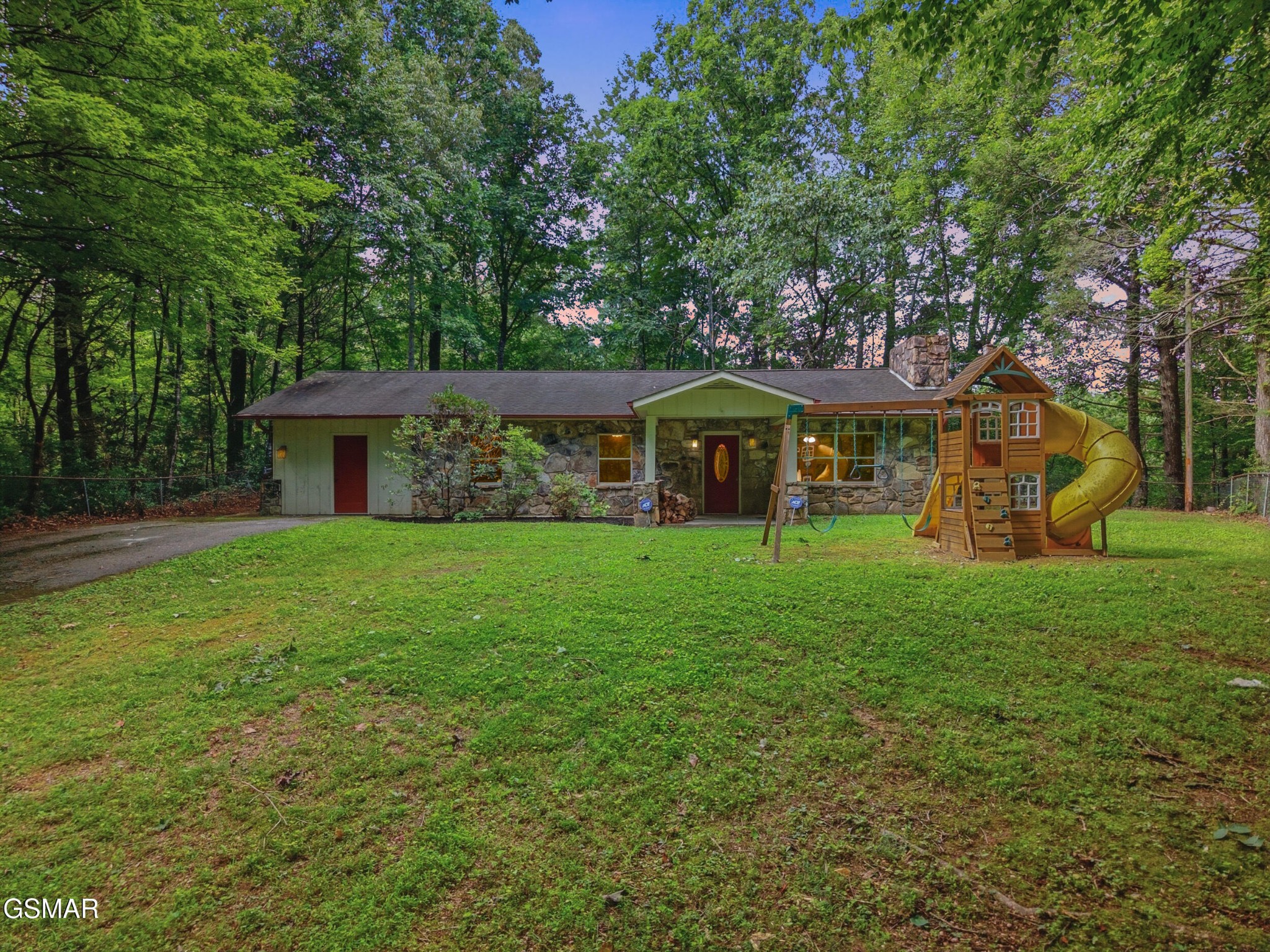 220 Seaton Drive — photo