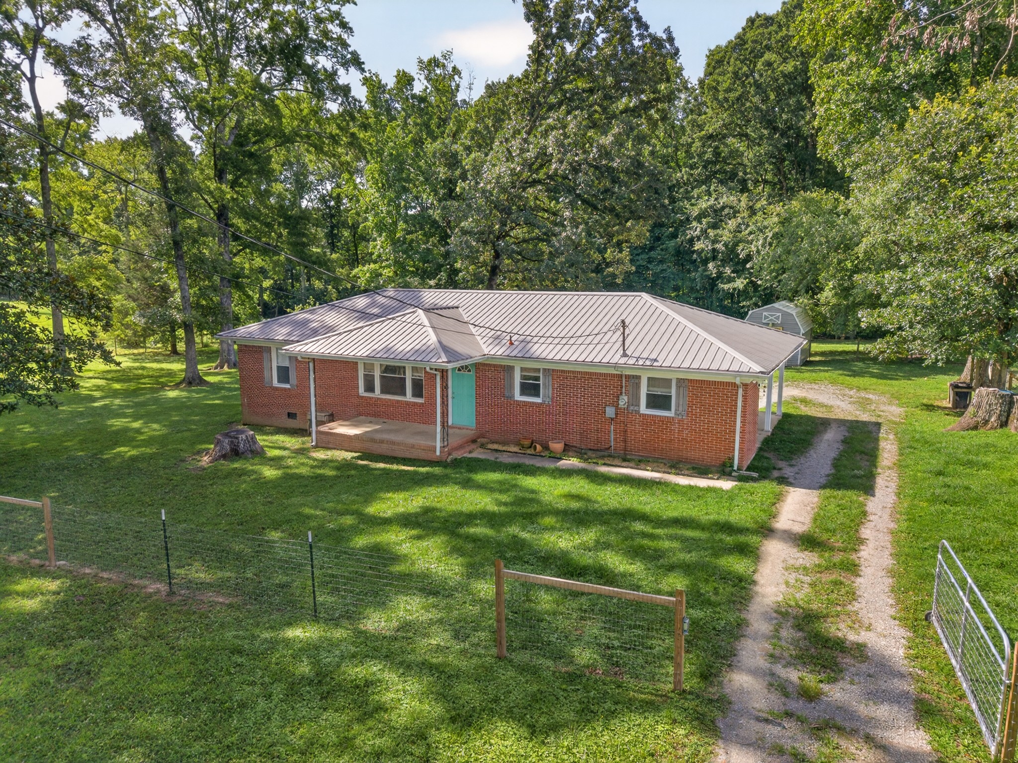 83 W Point Dr — photo
