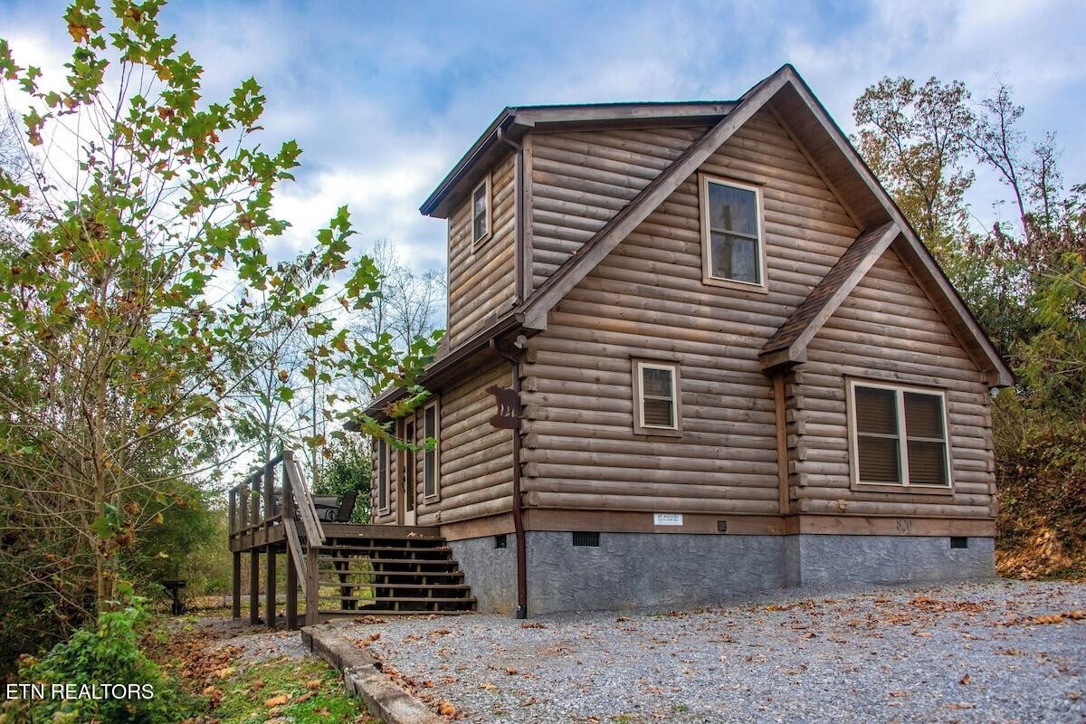 820 Crest View Drive — photo