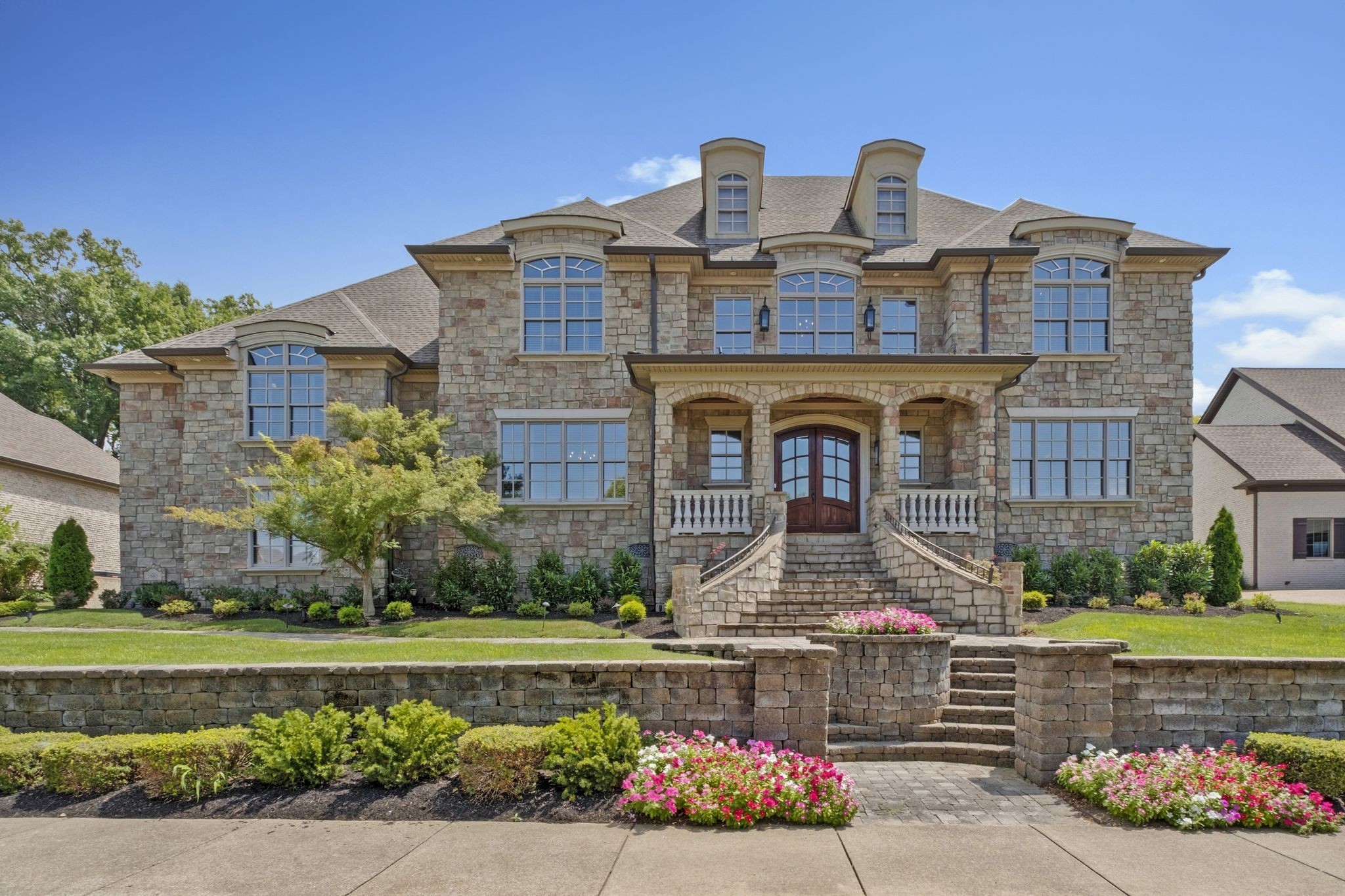 201 Higginson Pl, S — photo