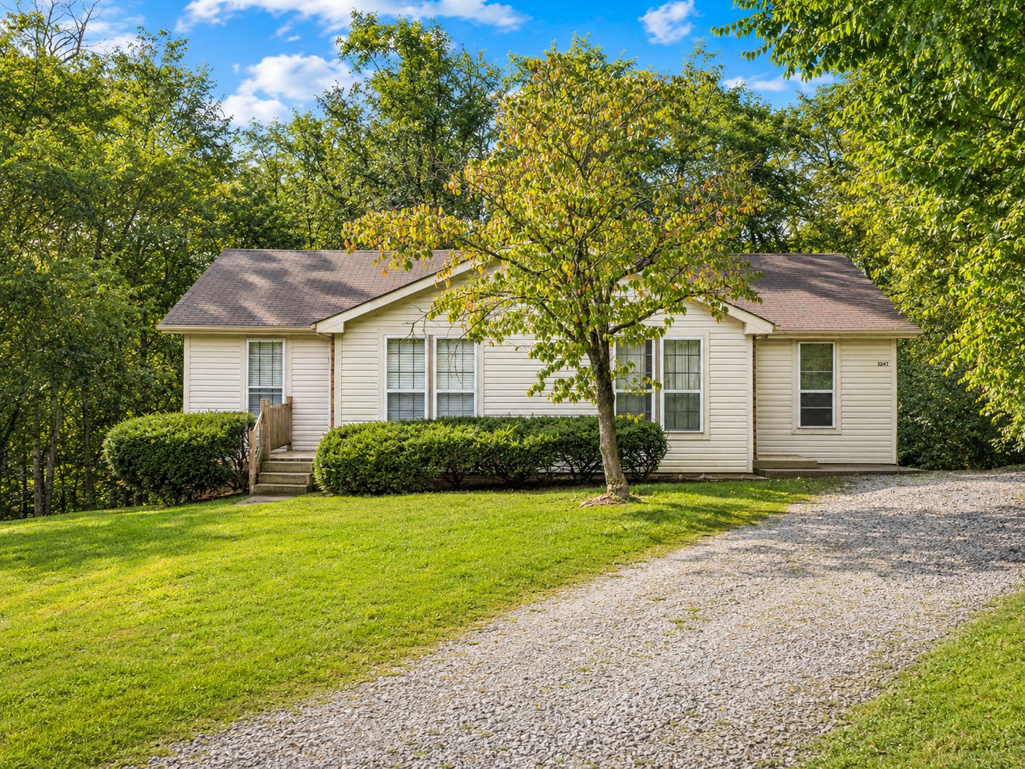 3245 Niagara Dr — photo