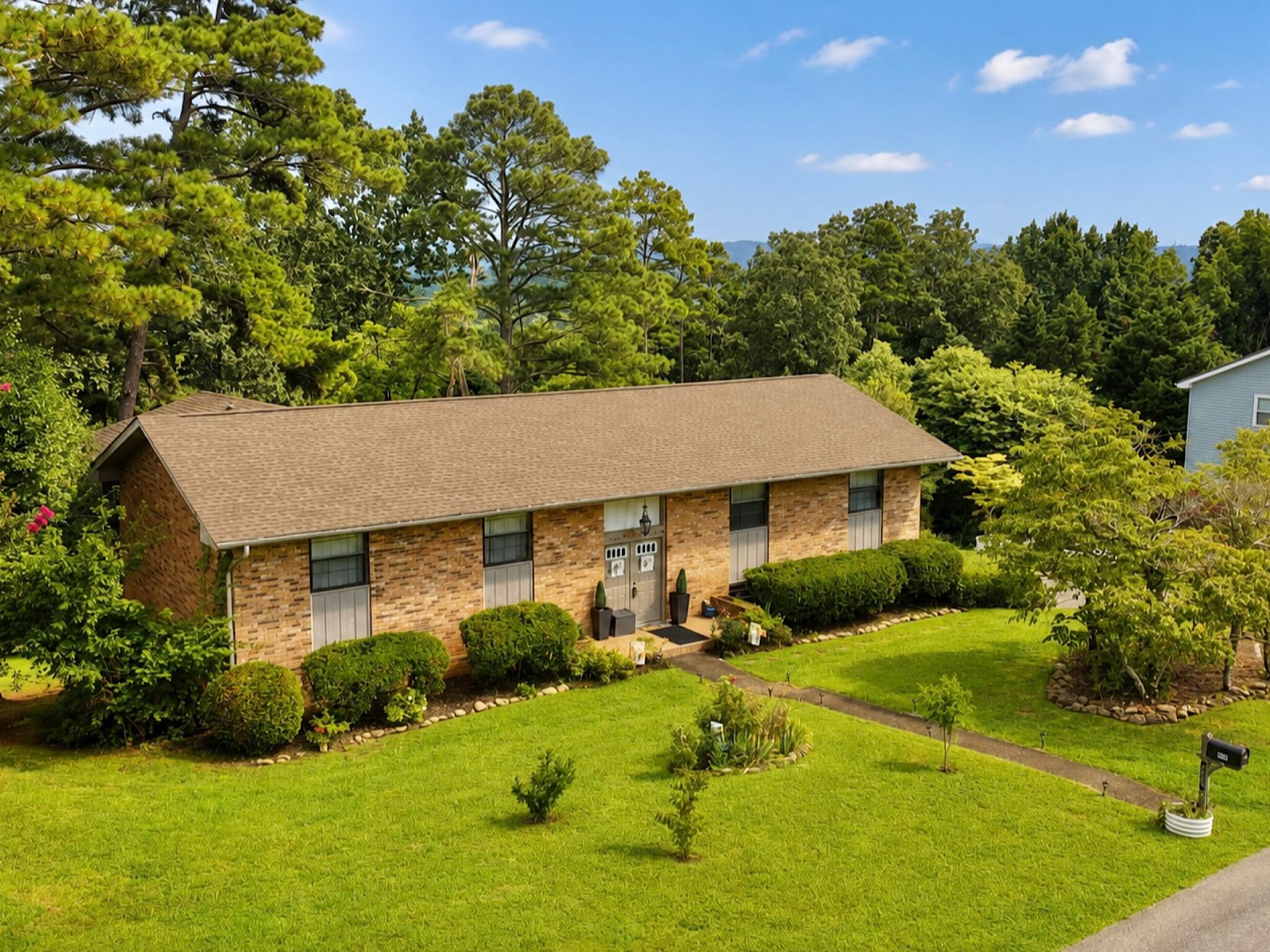 1008 Panorama Drive — photo