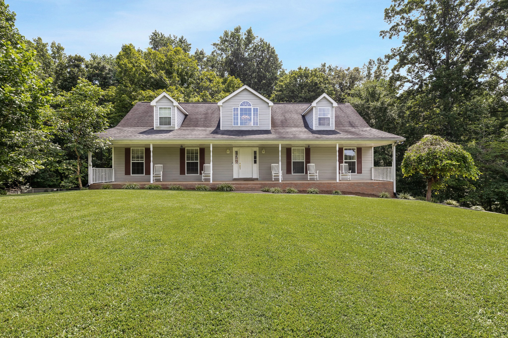 5221 Grand View Ln — photo