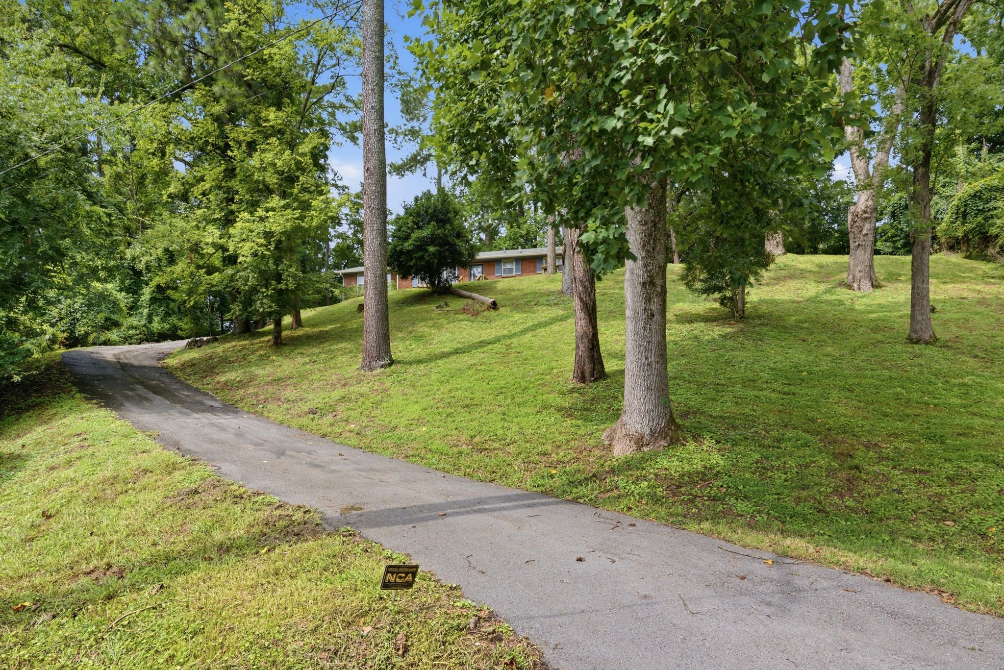 701 Eastland Ct — photo