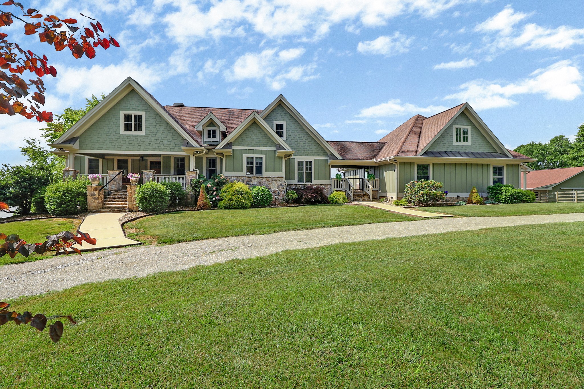 1201 Bridle Trl — photo
