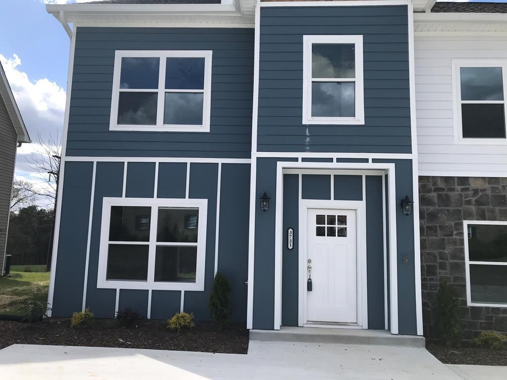 3731 Keri Lane, NE — photo