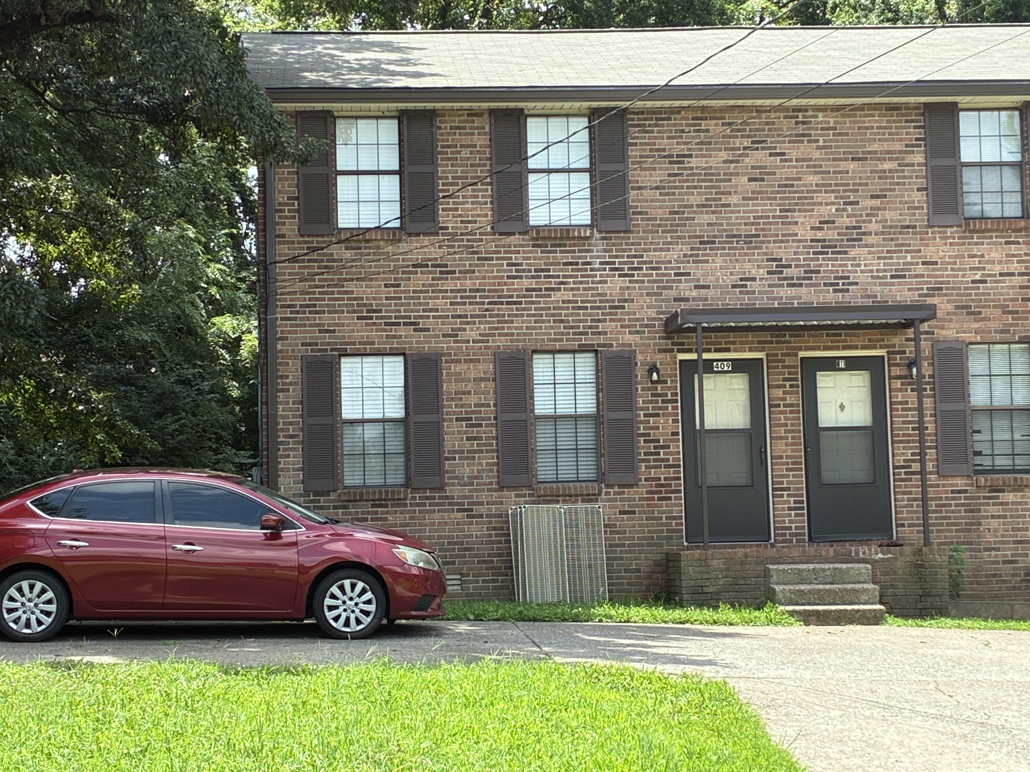 409 Derrick Ct — photo