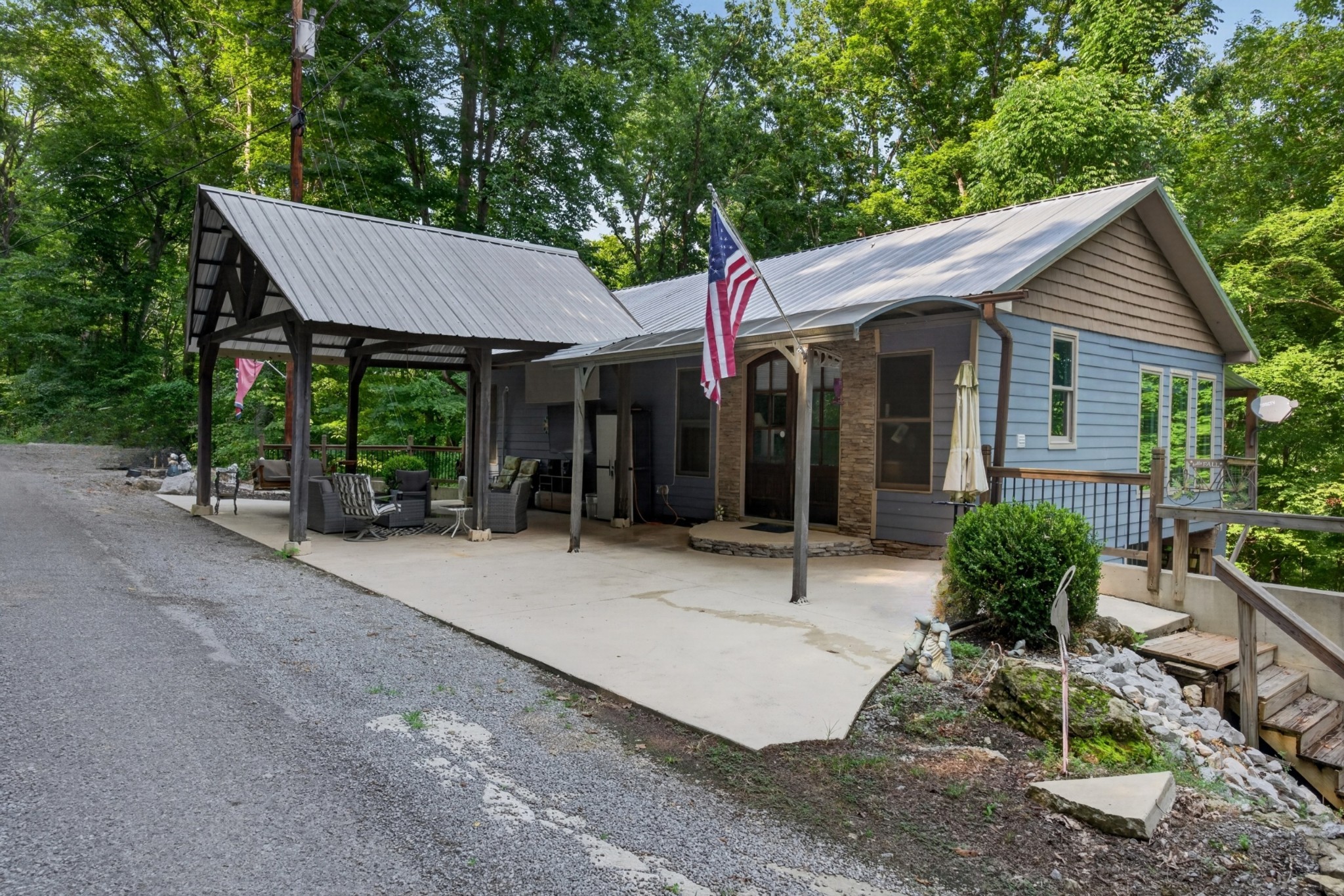 1025 Lakeside Dr — photo