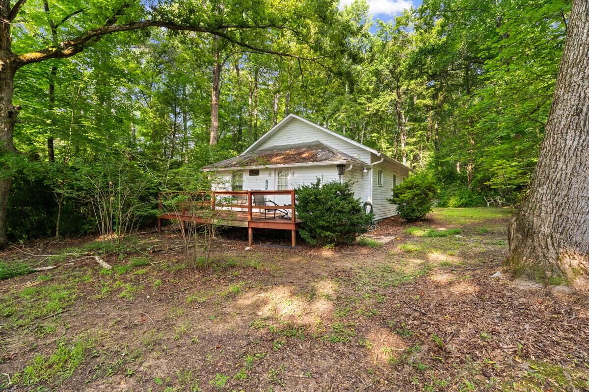 379 County Road 48 — photo