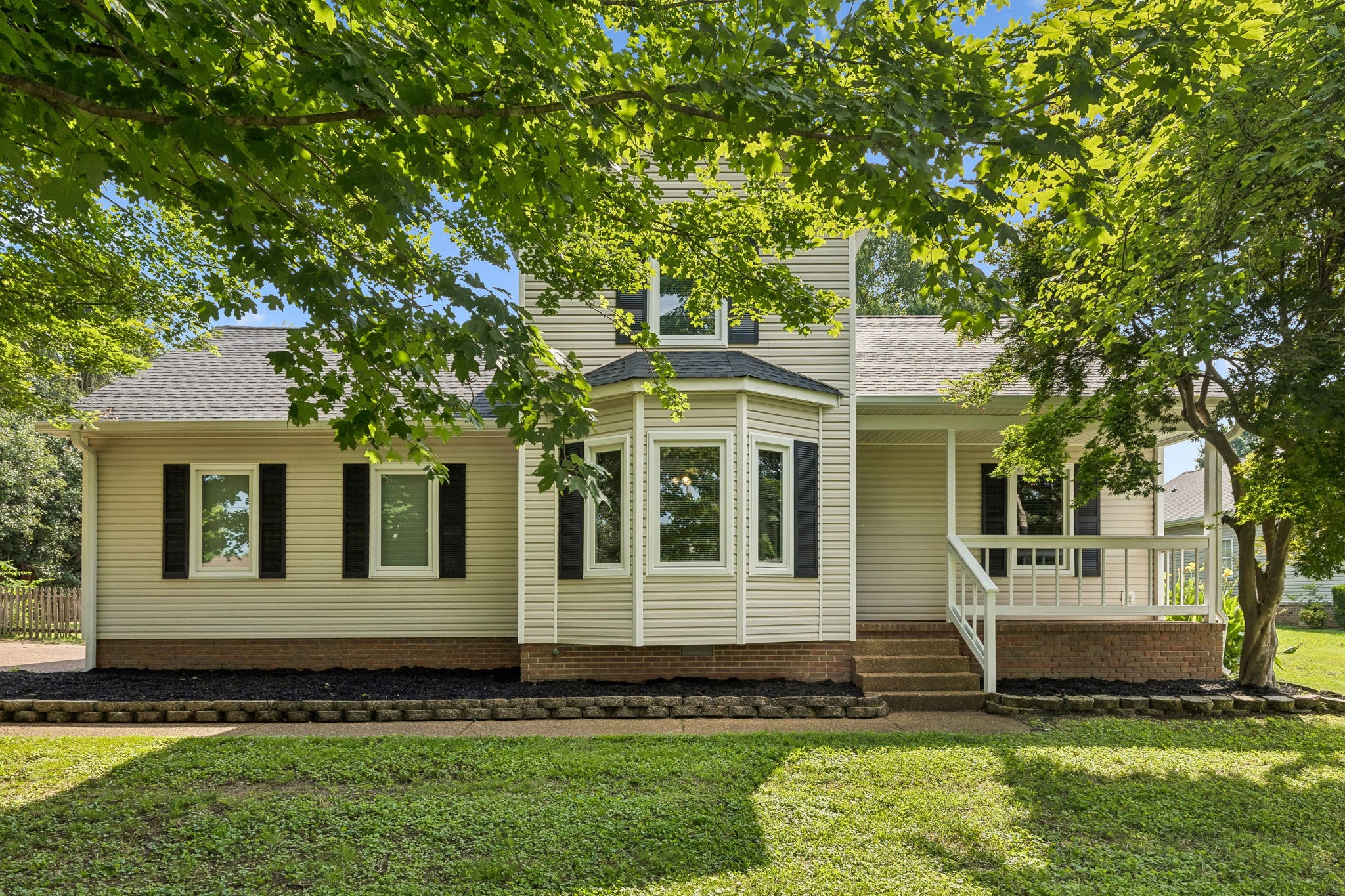 705 Murray Dr — photo
