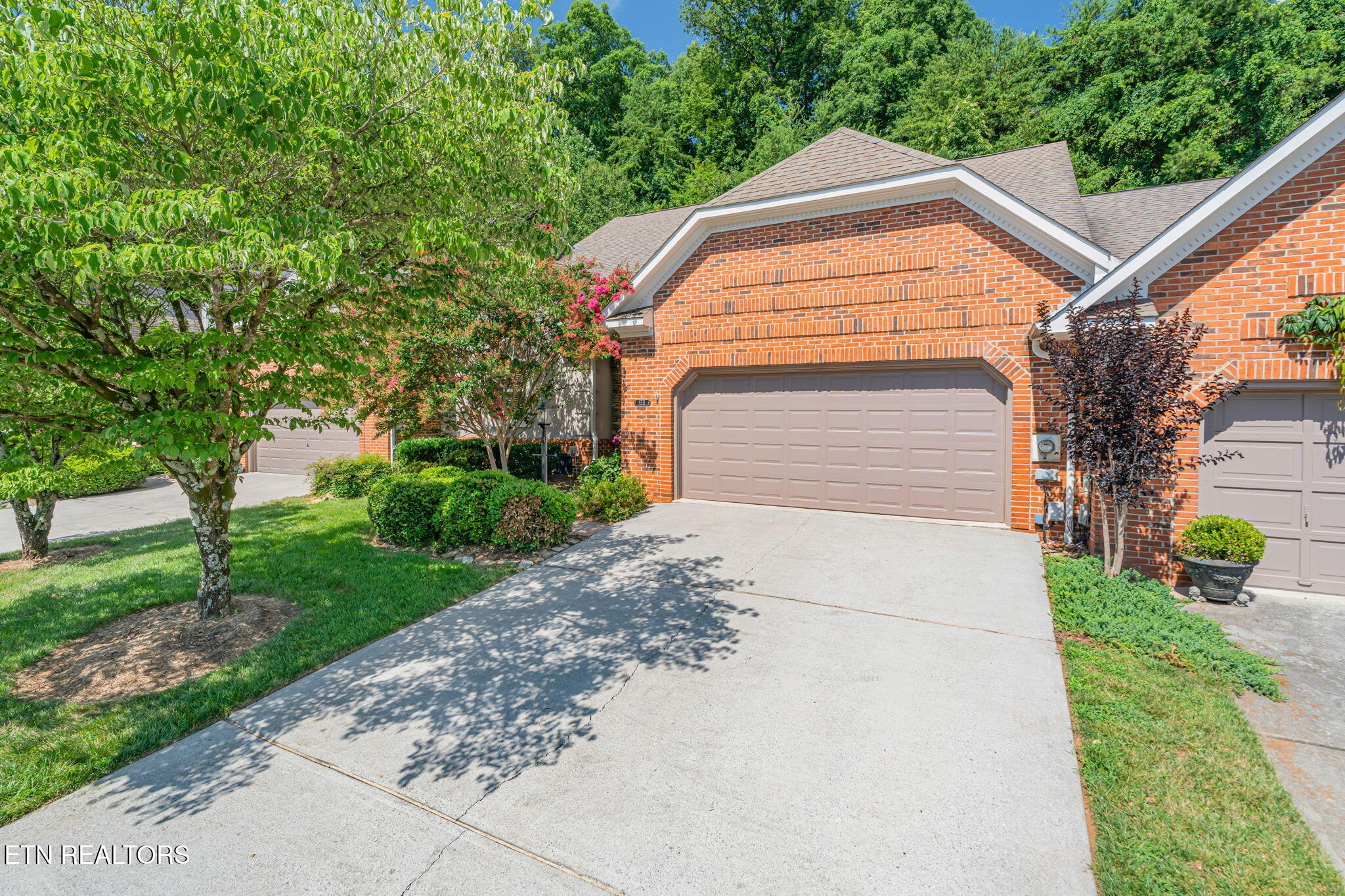 8511 Oxford Drive — photo