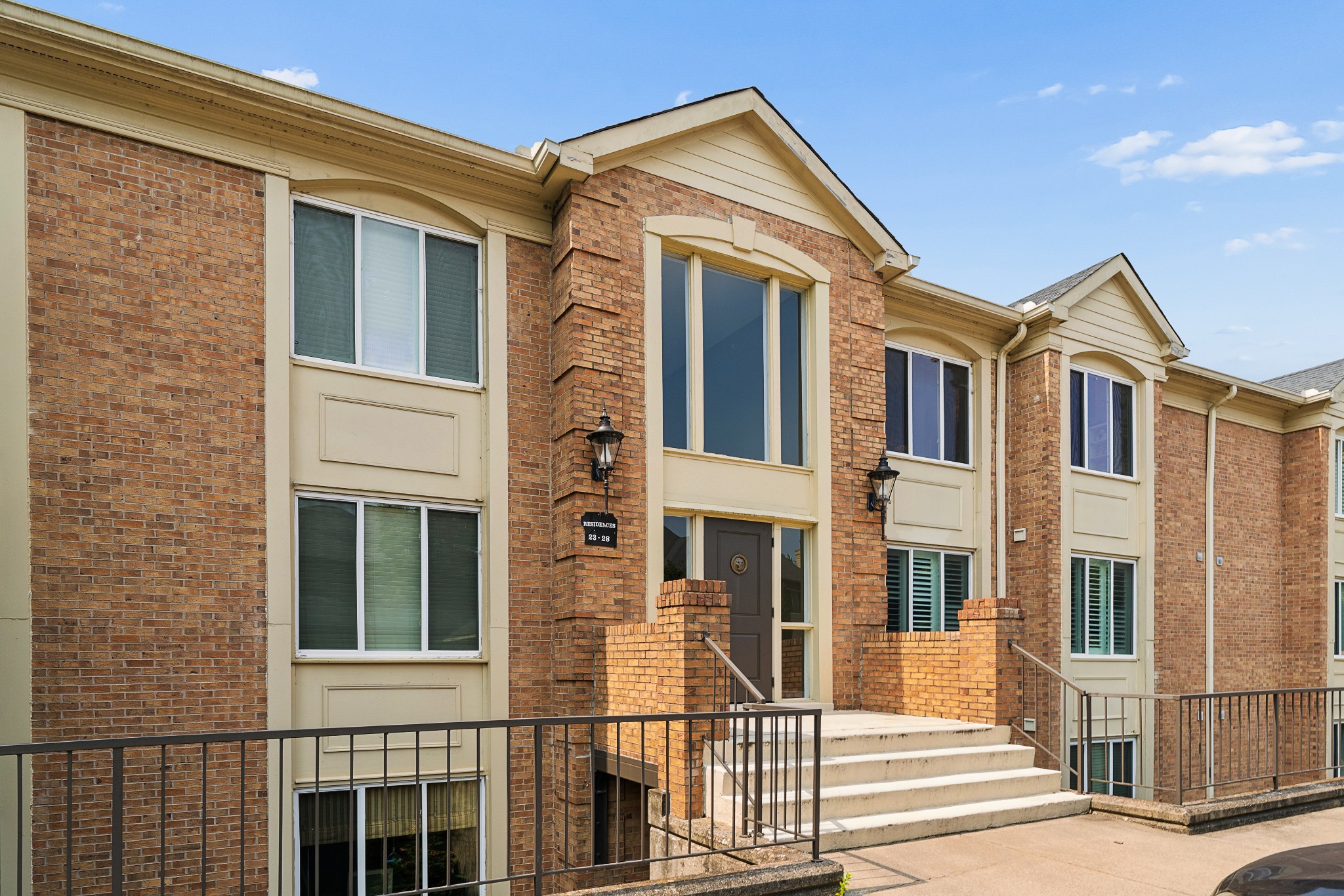 4487 Post Pl 28 — photo
