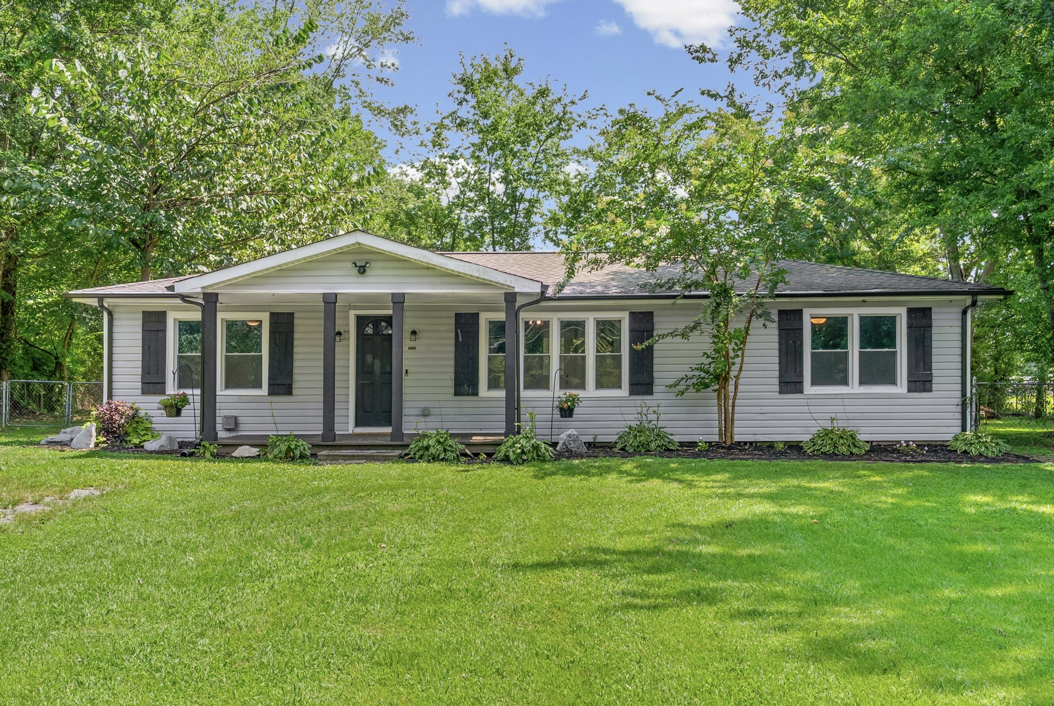 3594 Oakwood Rd — photo