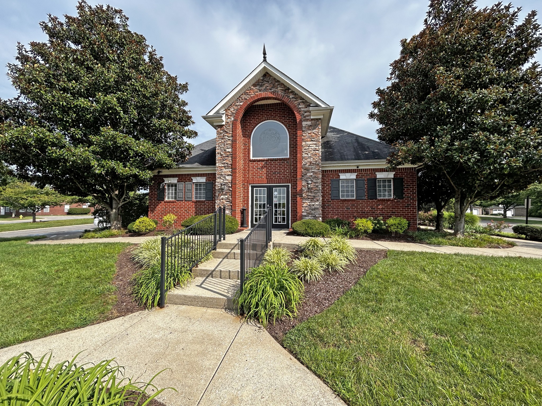 395 Devon Chase Hl 2303 — photo
