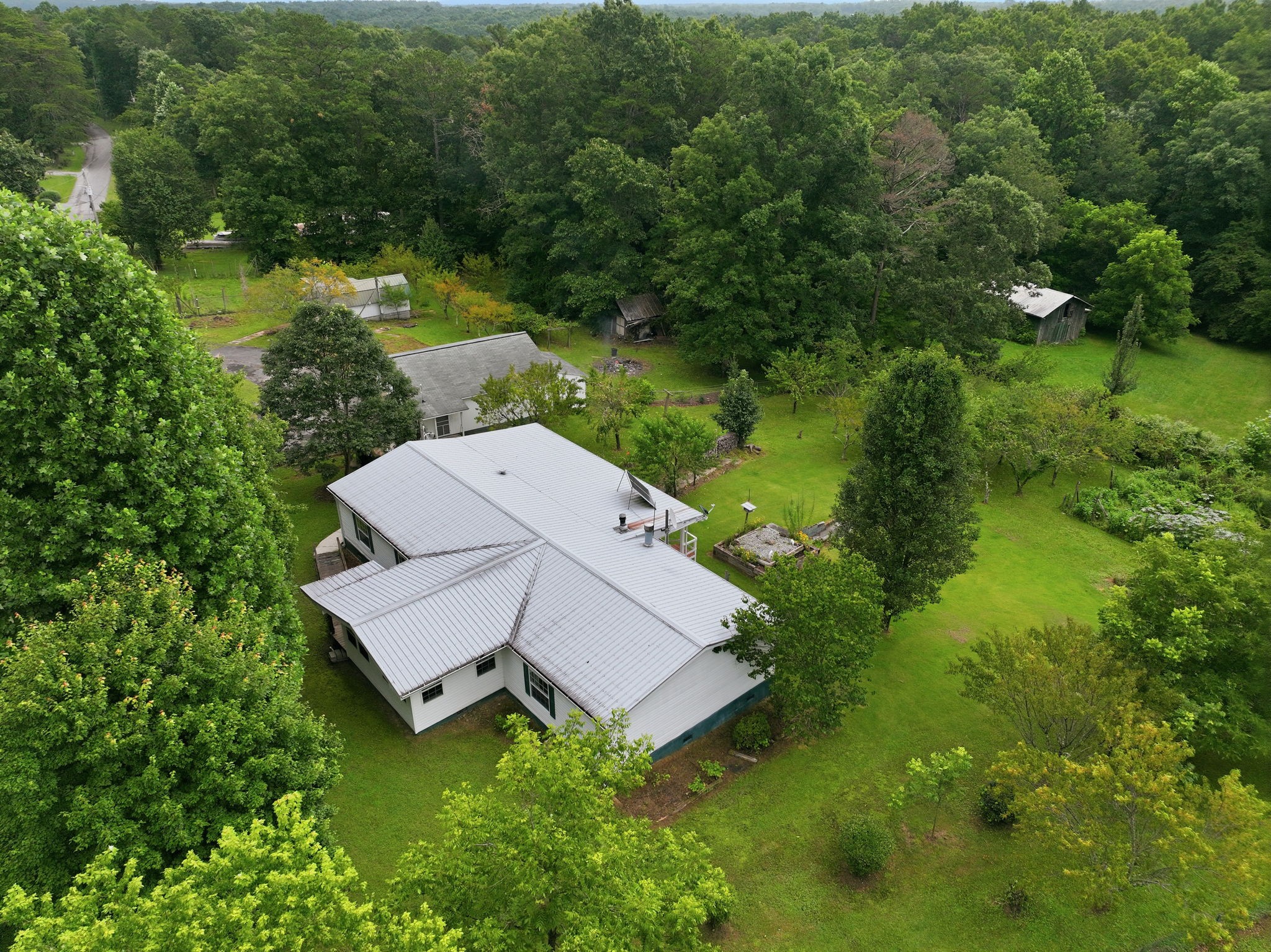 704 Canyon Dr — photo