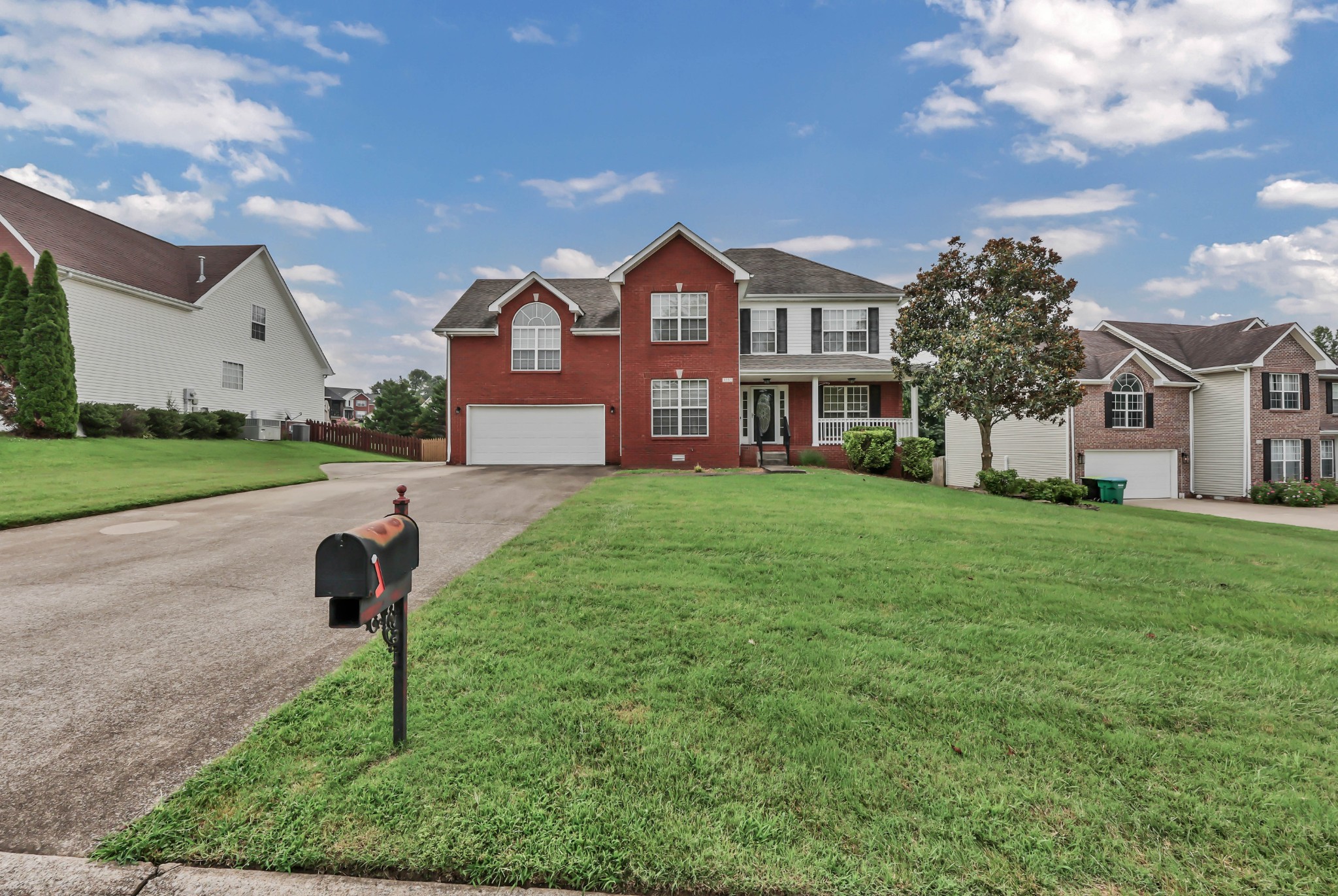 3332 Victoria Ct — photo