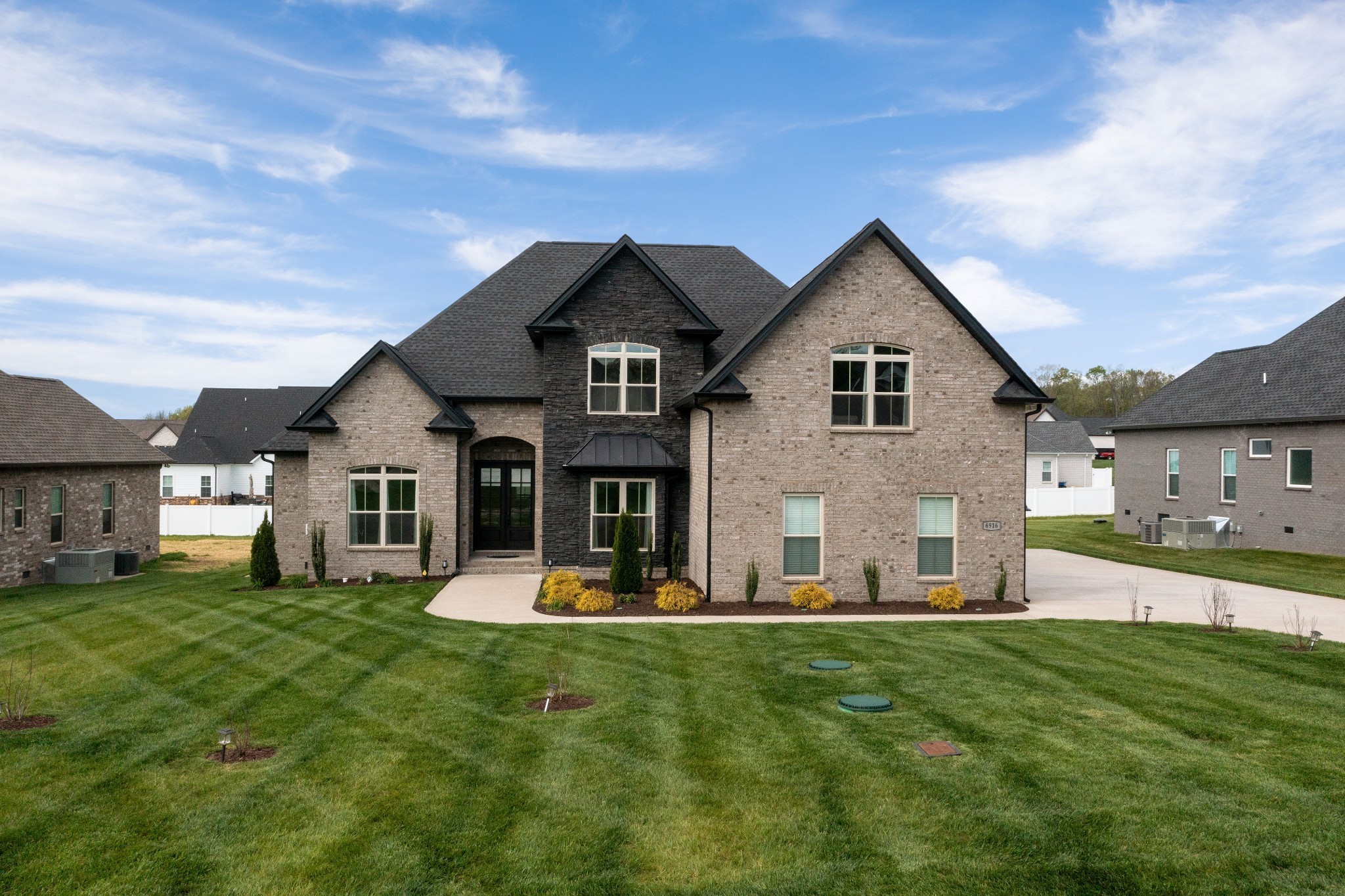6916 Hiatus Ct — photo