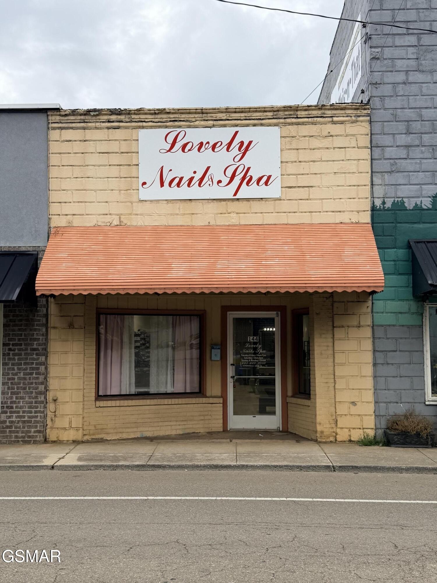 144 E Broadway Street — photo