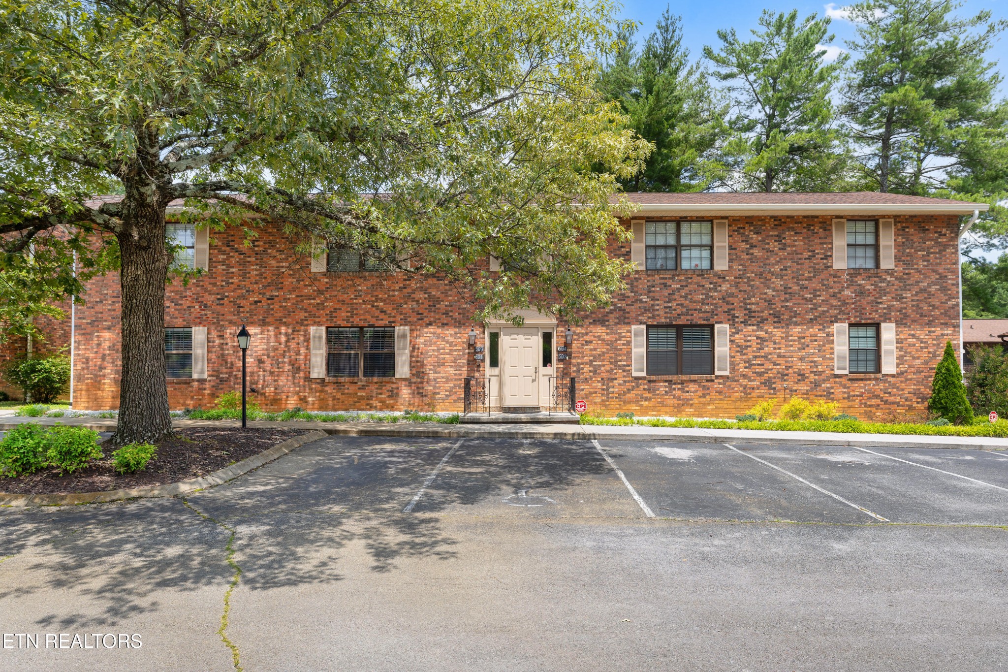 810 Highland Drive 501 — photo