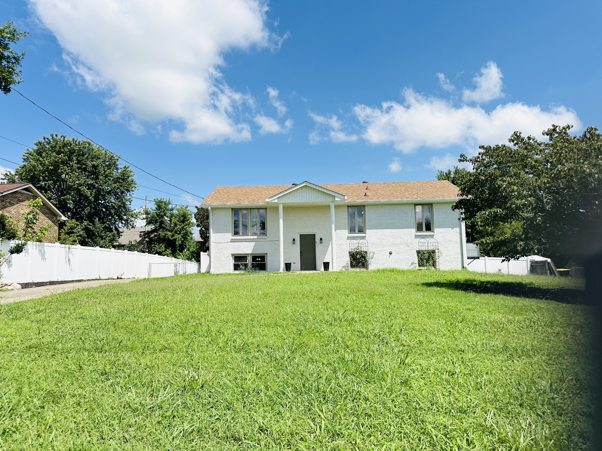 307 Bancroft Dr — photo