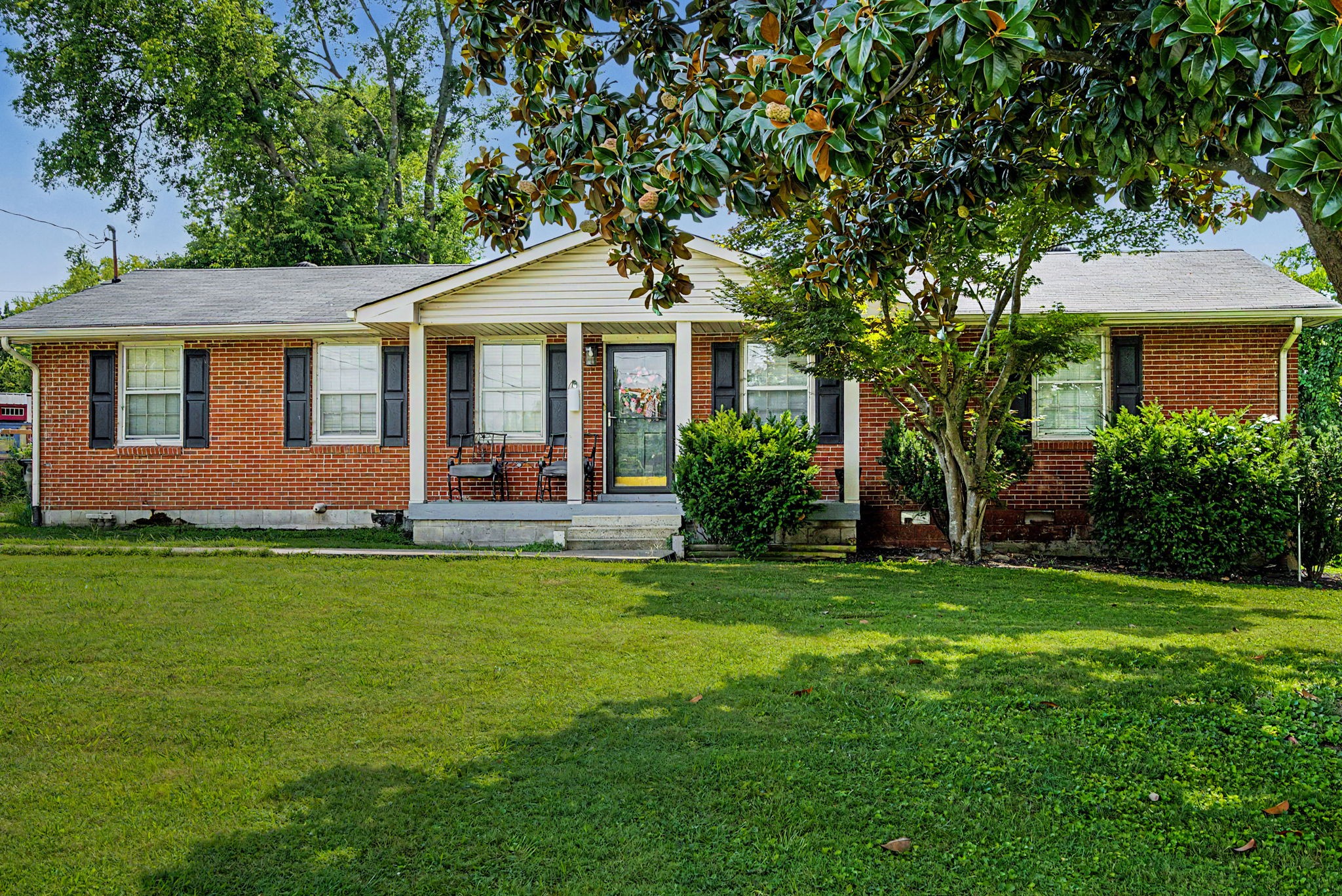 102 Shadydale Dr — photo
